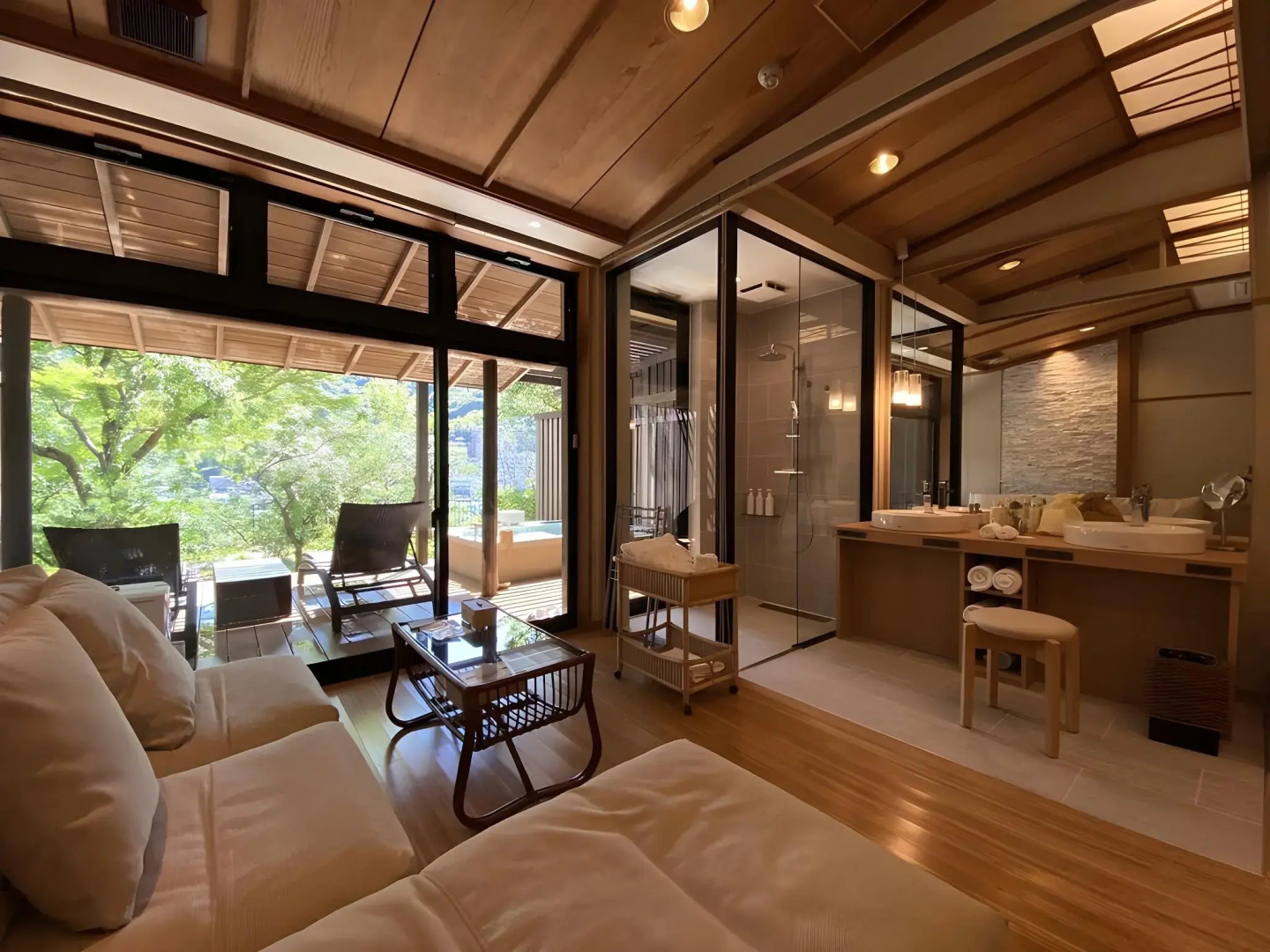 Yugawara Onsen Ashikari Ryokan