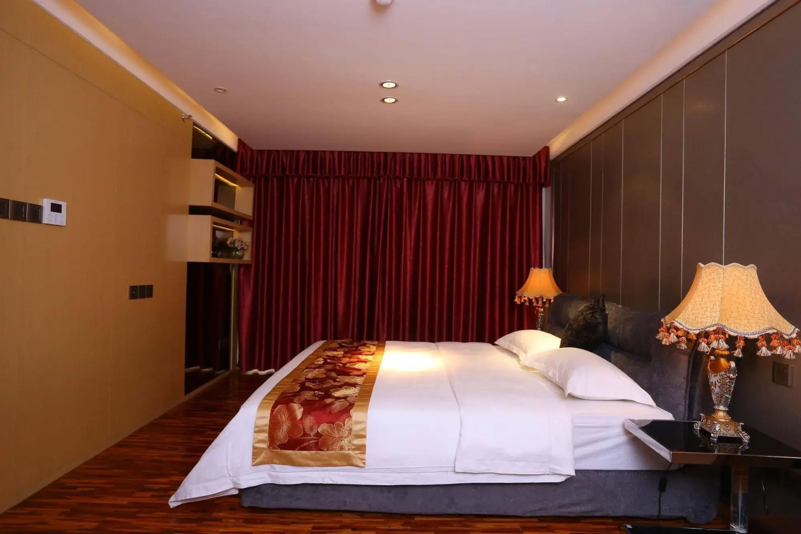 HeeFun Apartment Hotel GZ Poly D Plaza