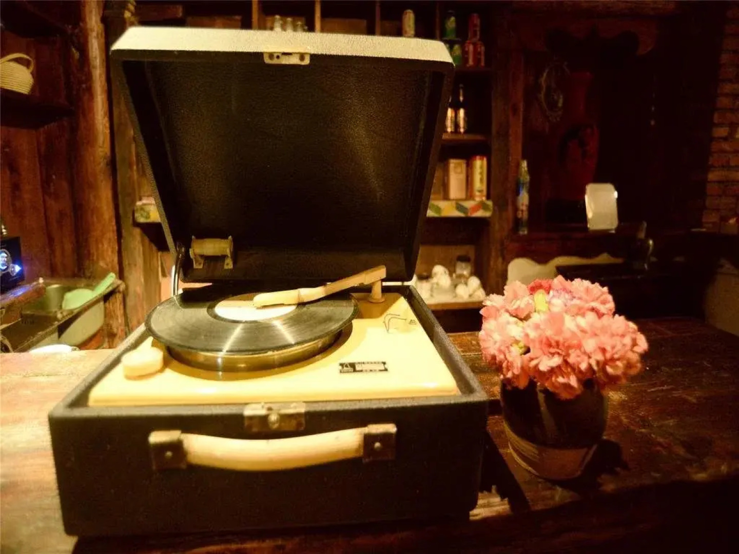 Shangri La E outfitting Hostel