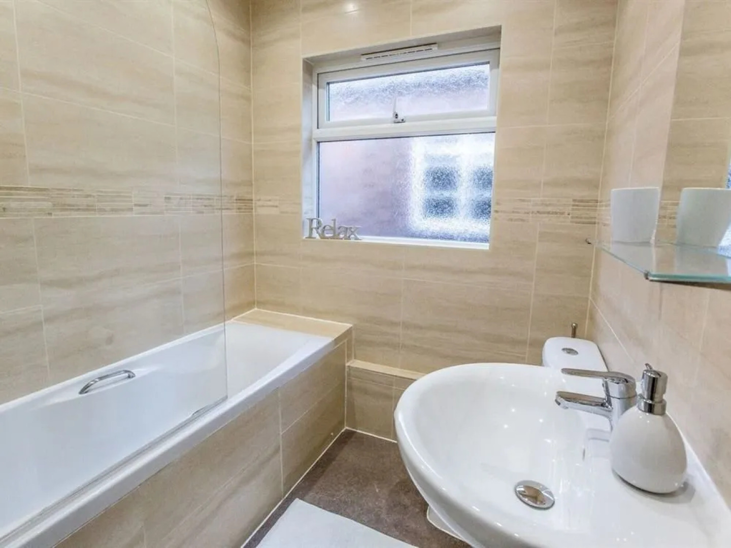 Riverside Executive Apartment