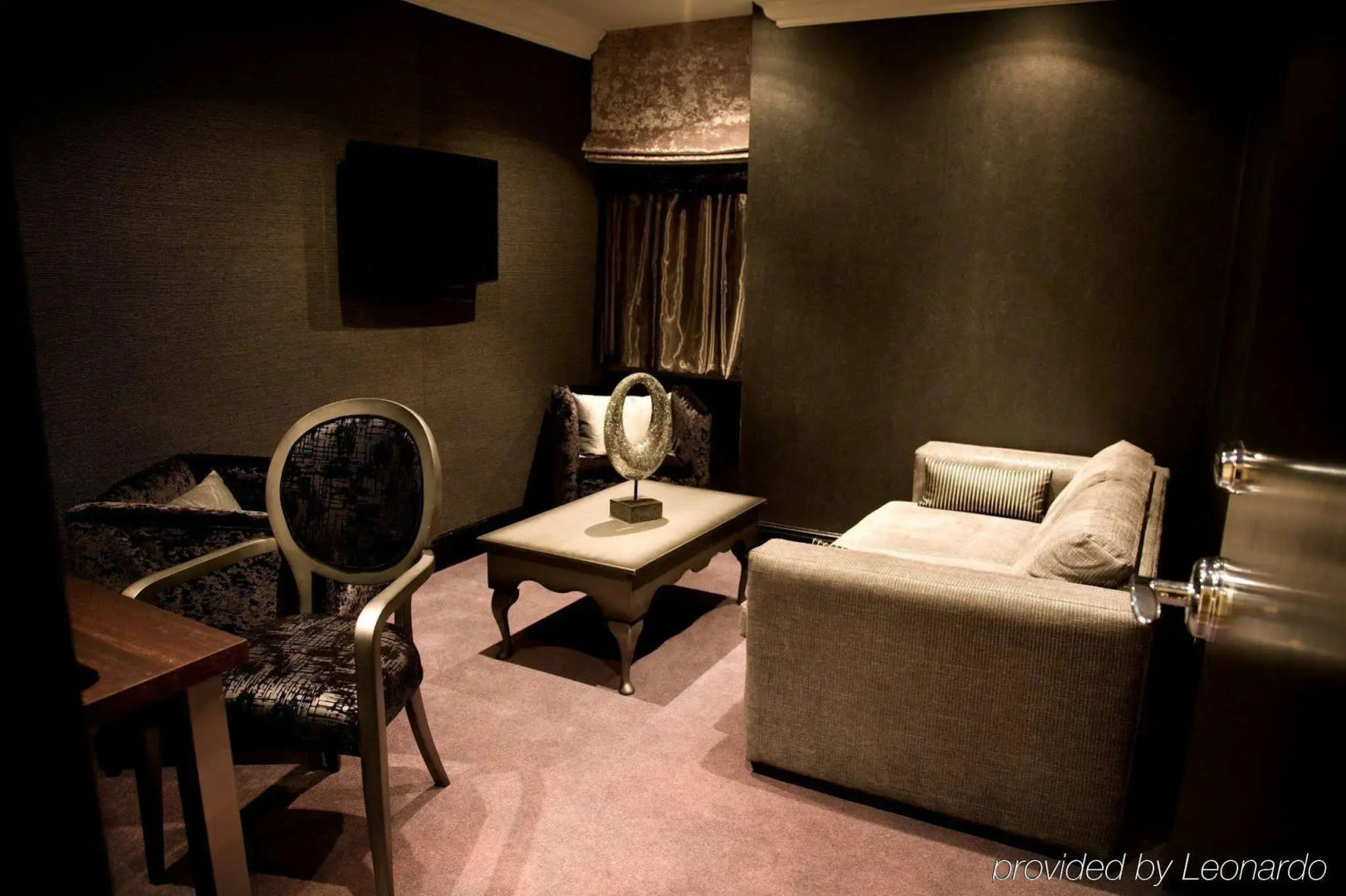 The Popinjay Hotel & Spa