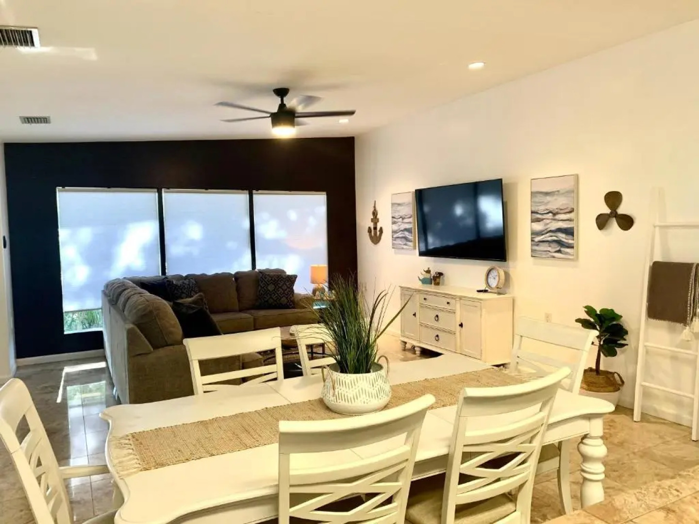 Pool, Hot tub, Close to Beaches, Shopping, More!