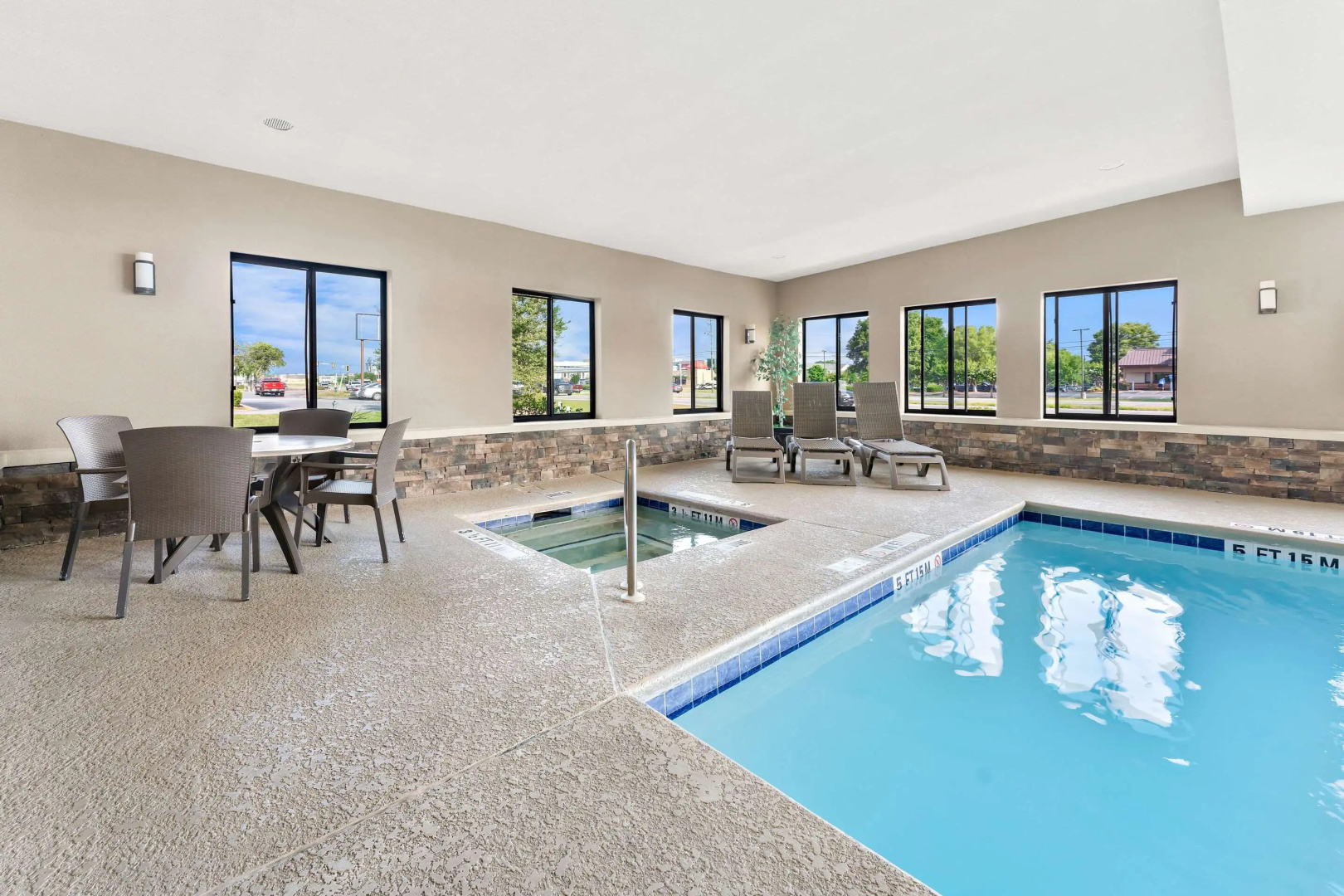 Comfort Suites near Robins Air Force Base