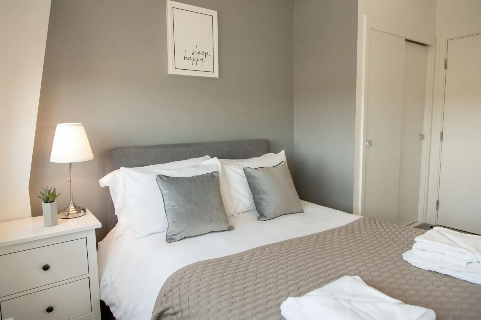 City Stay Apartments - Platform