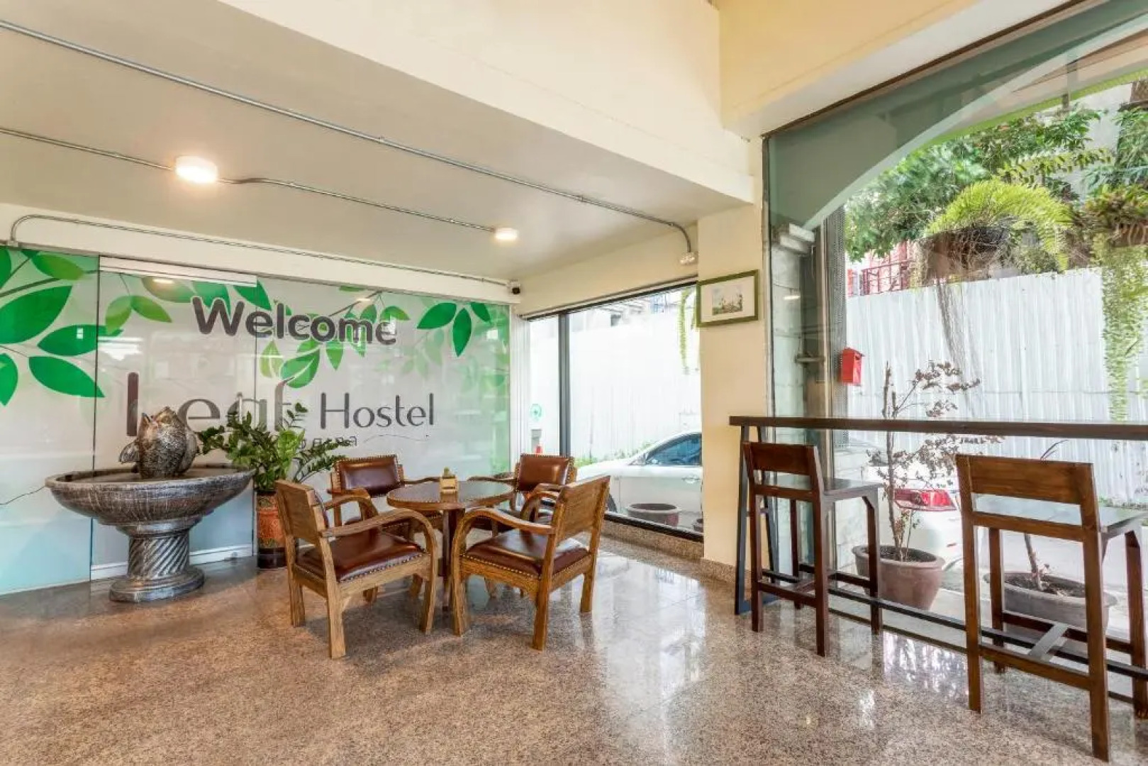 OYO 928 Leaf Hostel