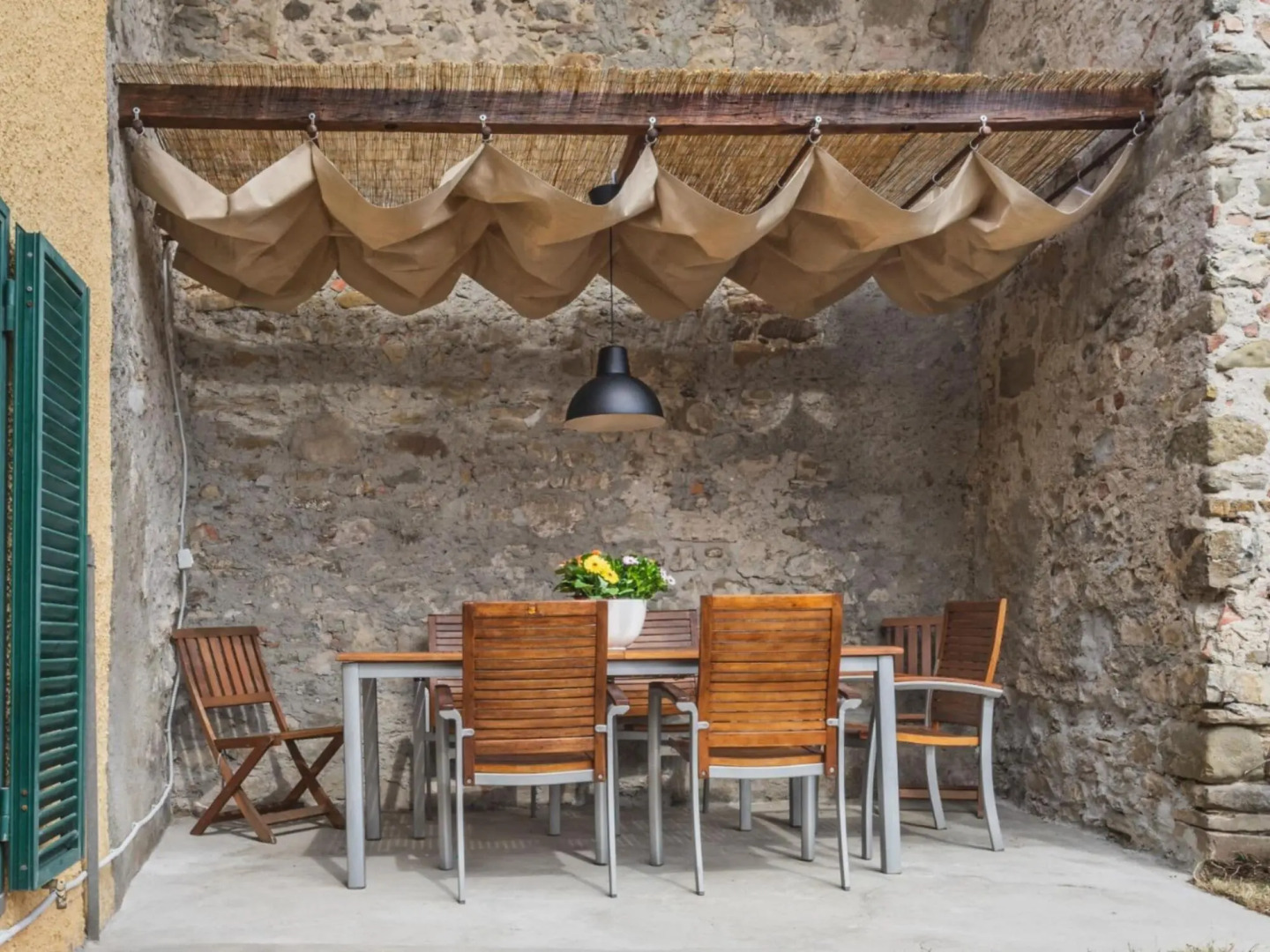 Cheerful holiday home in Poggio with private garden