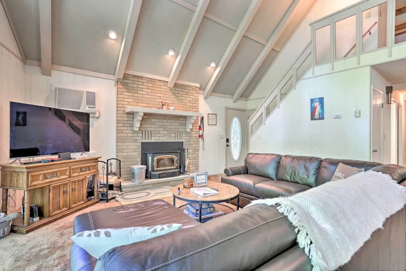 Dog-friendly Lake Ariel Resort Home w/ Deck!