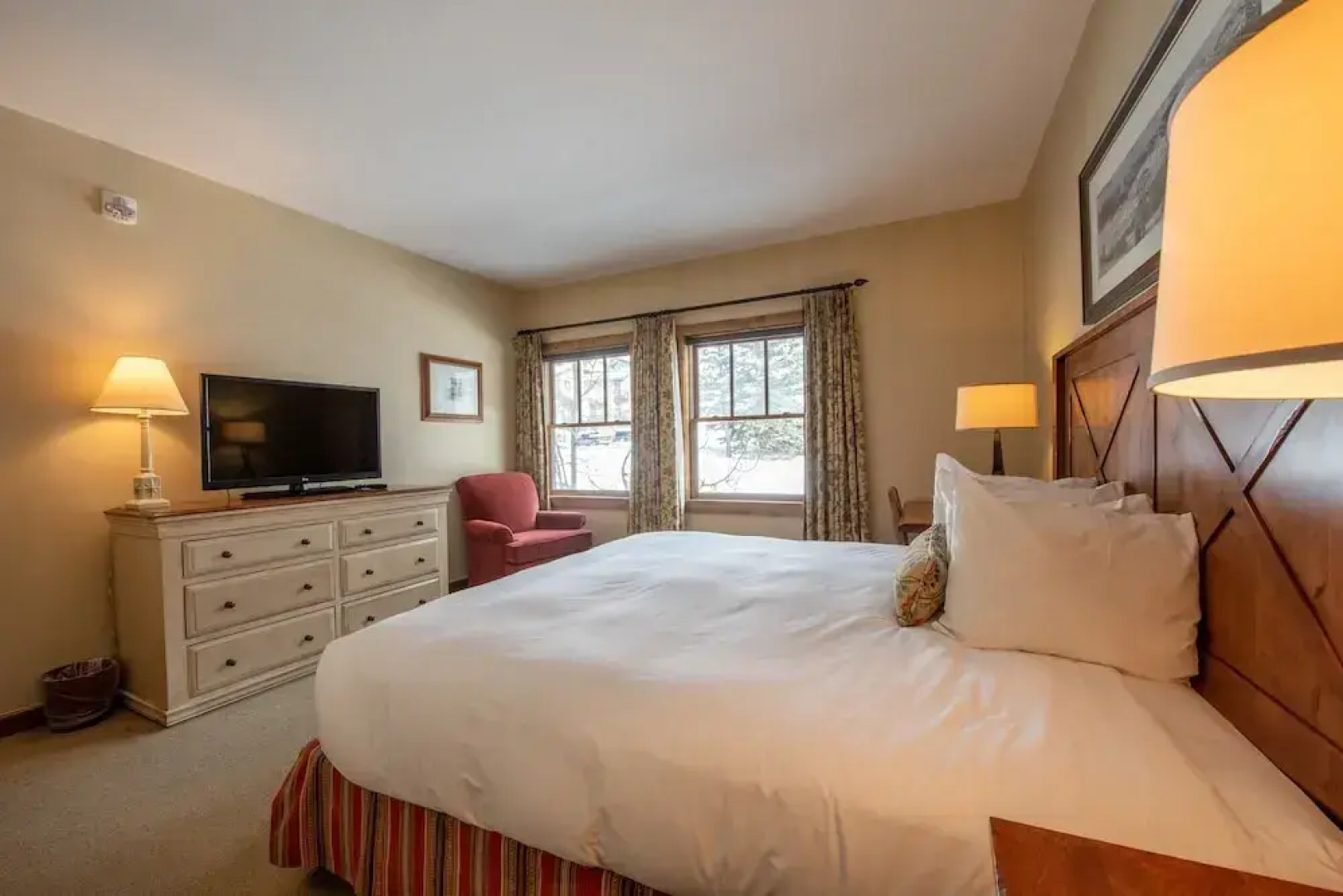 Wheelchair Accessible 2-Bedroom Slopeside Condo - No Cleaning Fee! by RedAwning