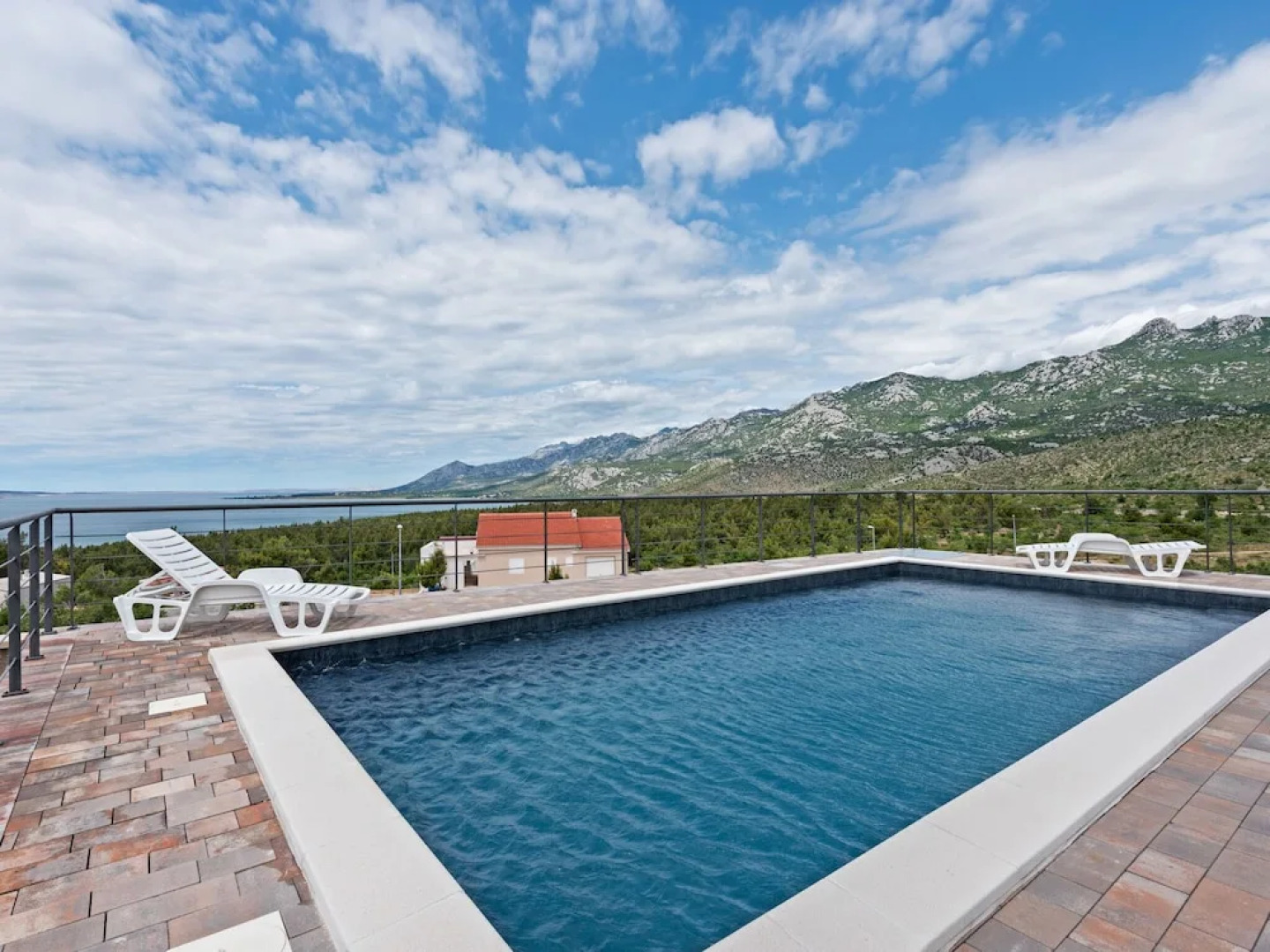 Elegant Villa in Jasenice With Private Swimming Pool