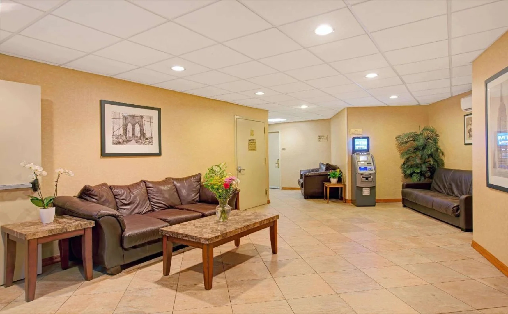 Howard Johnson Express Inn Bronx