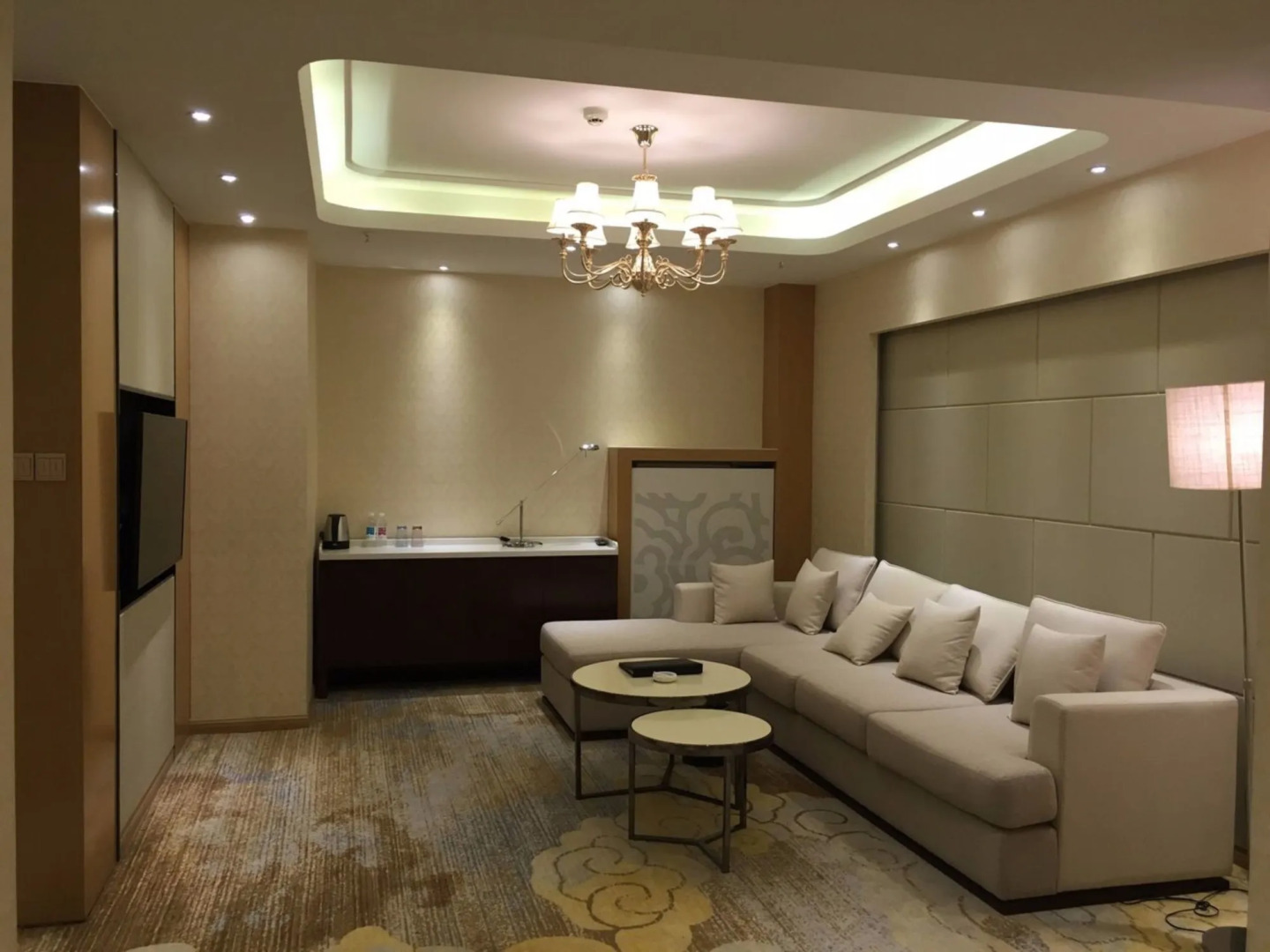 Qinghai Baiyun Xiangling Hotel