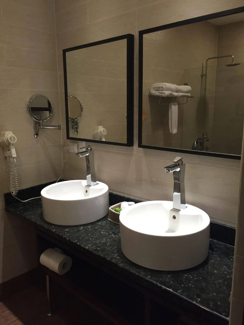 Weston Suites & Hotel