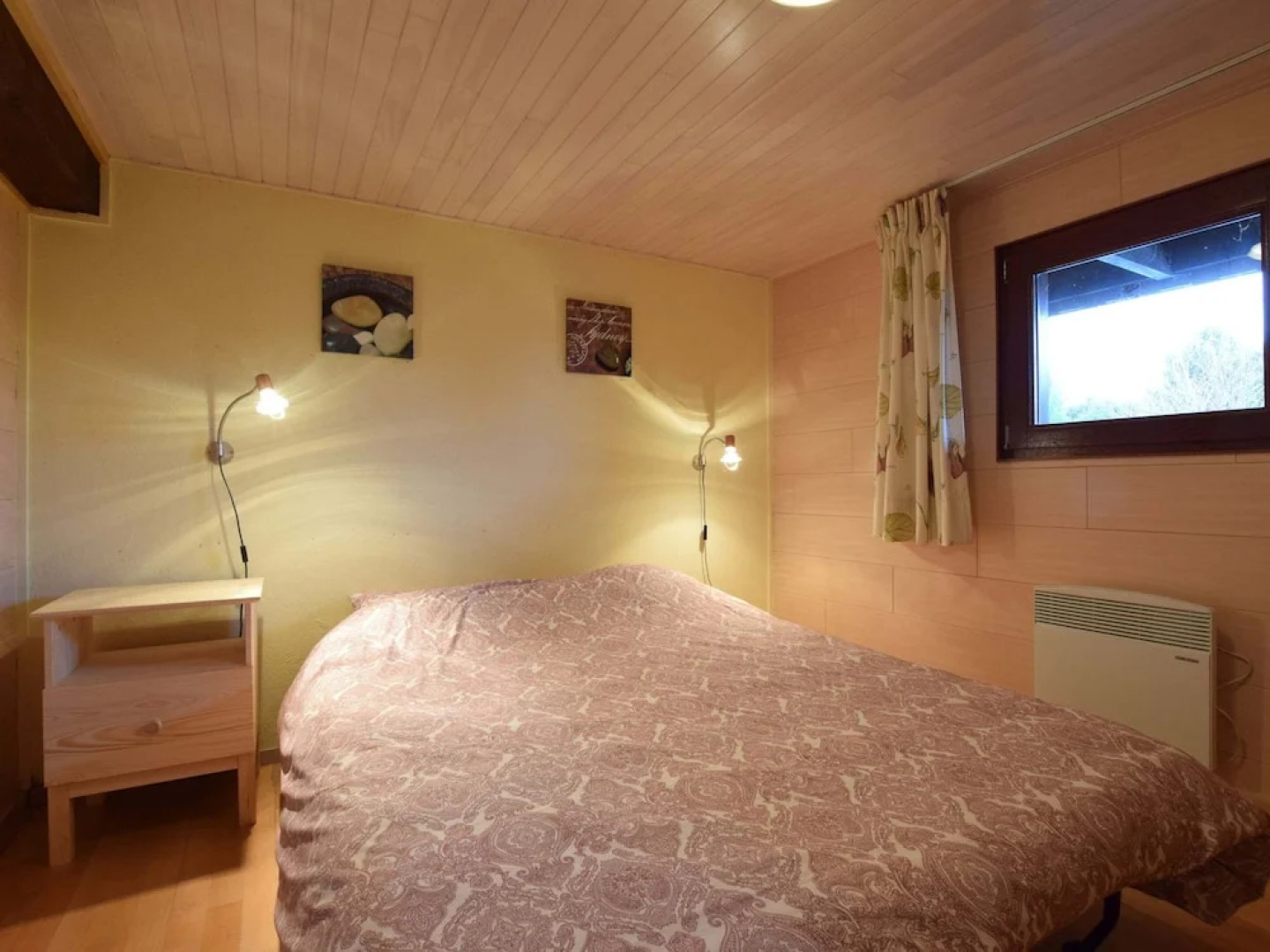 Comfortable Cottage Near Lake Cherapont