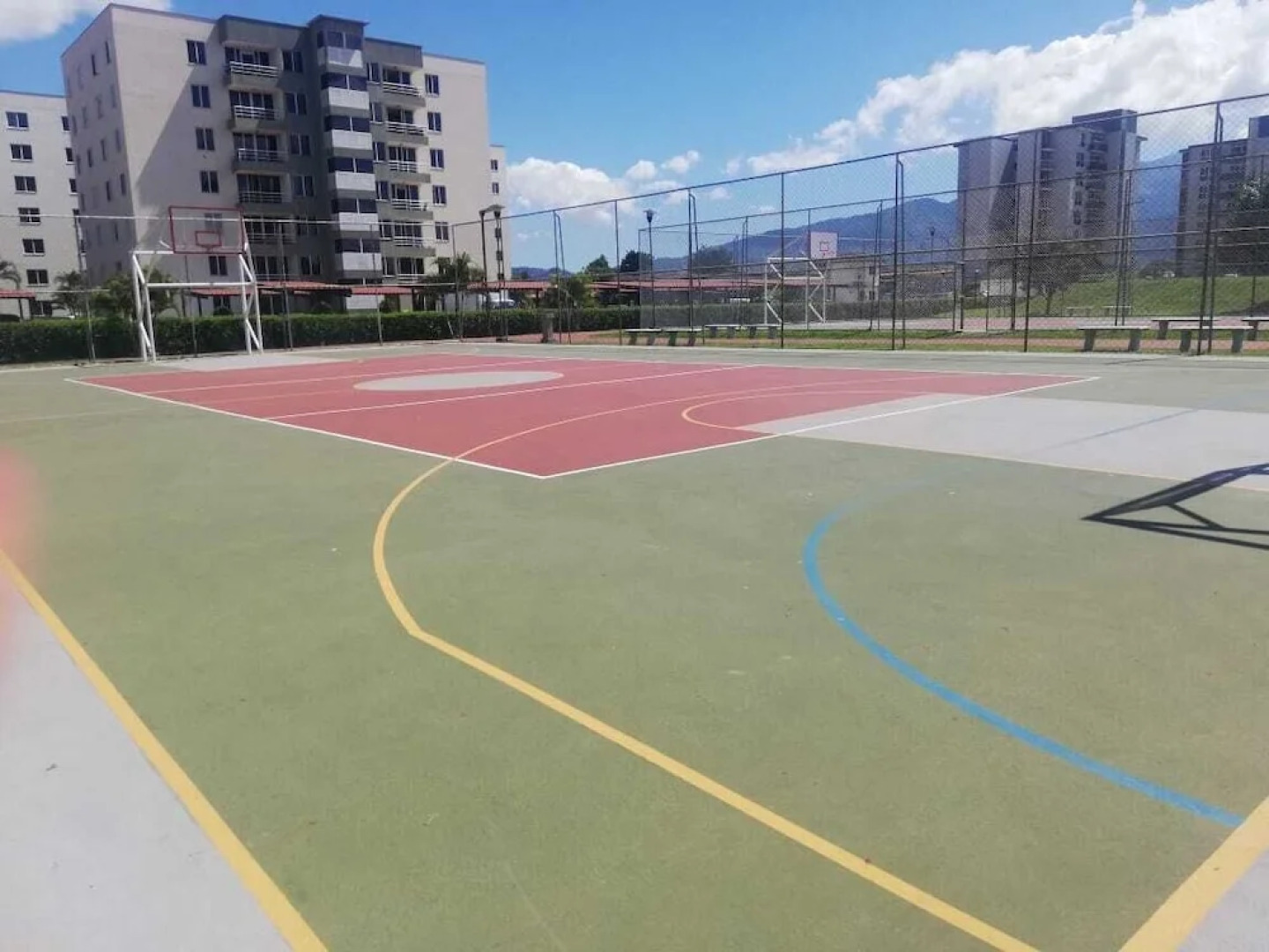 Apartment by airport on way to beach