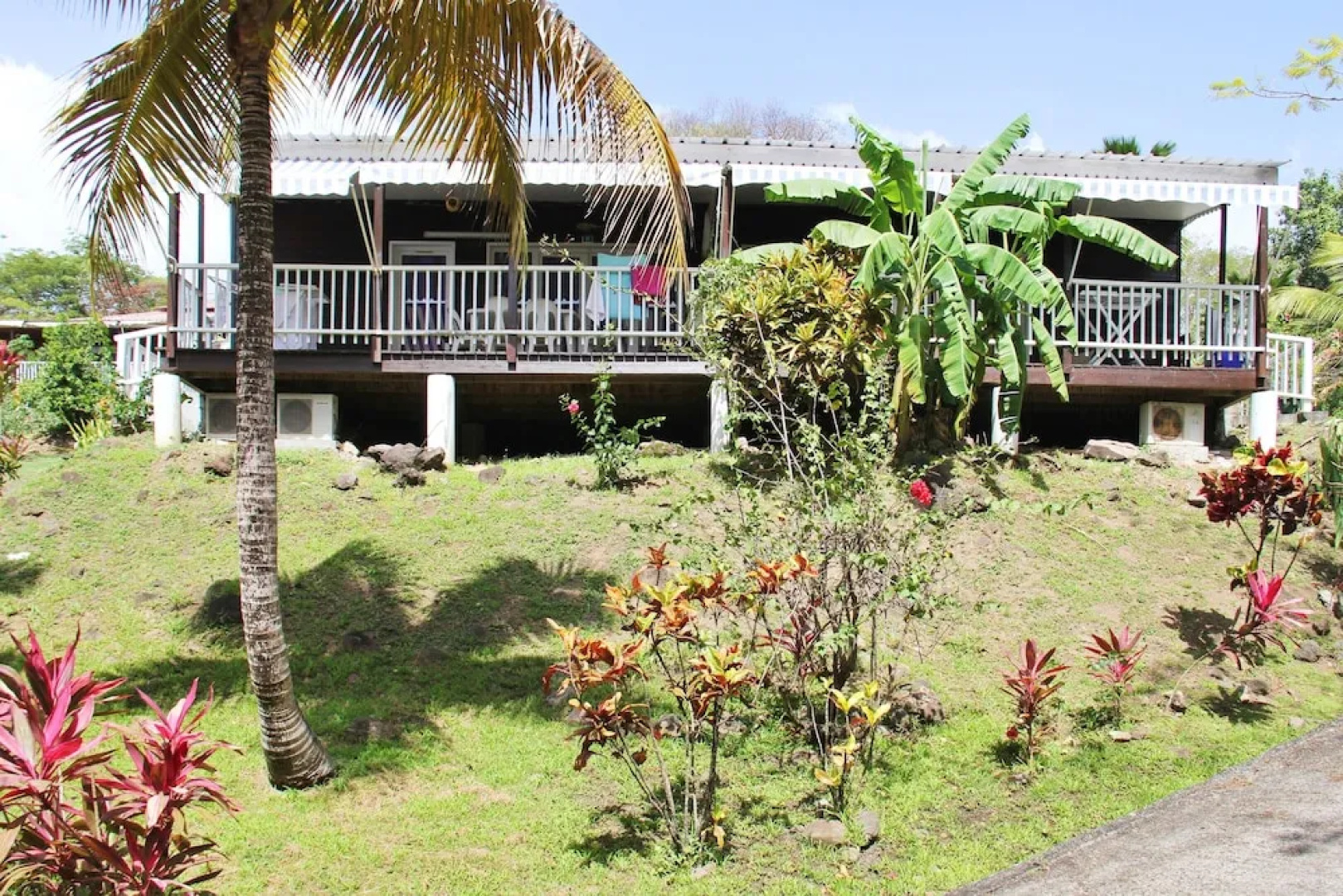 Bungalow With 2 Bedrooms in Bouillante, With Furnished Terrace and Wif