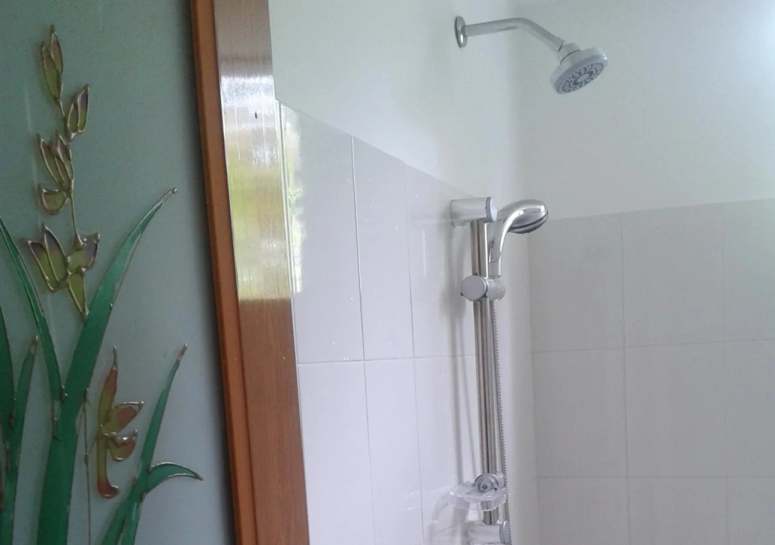 SeaView Paradise Inn