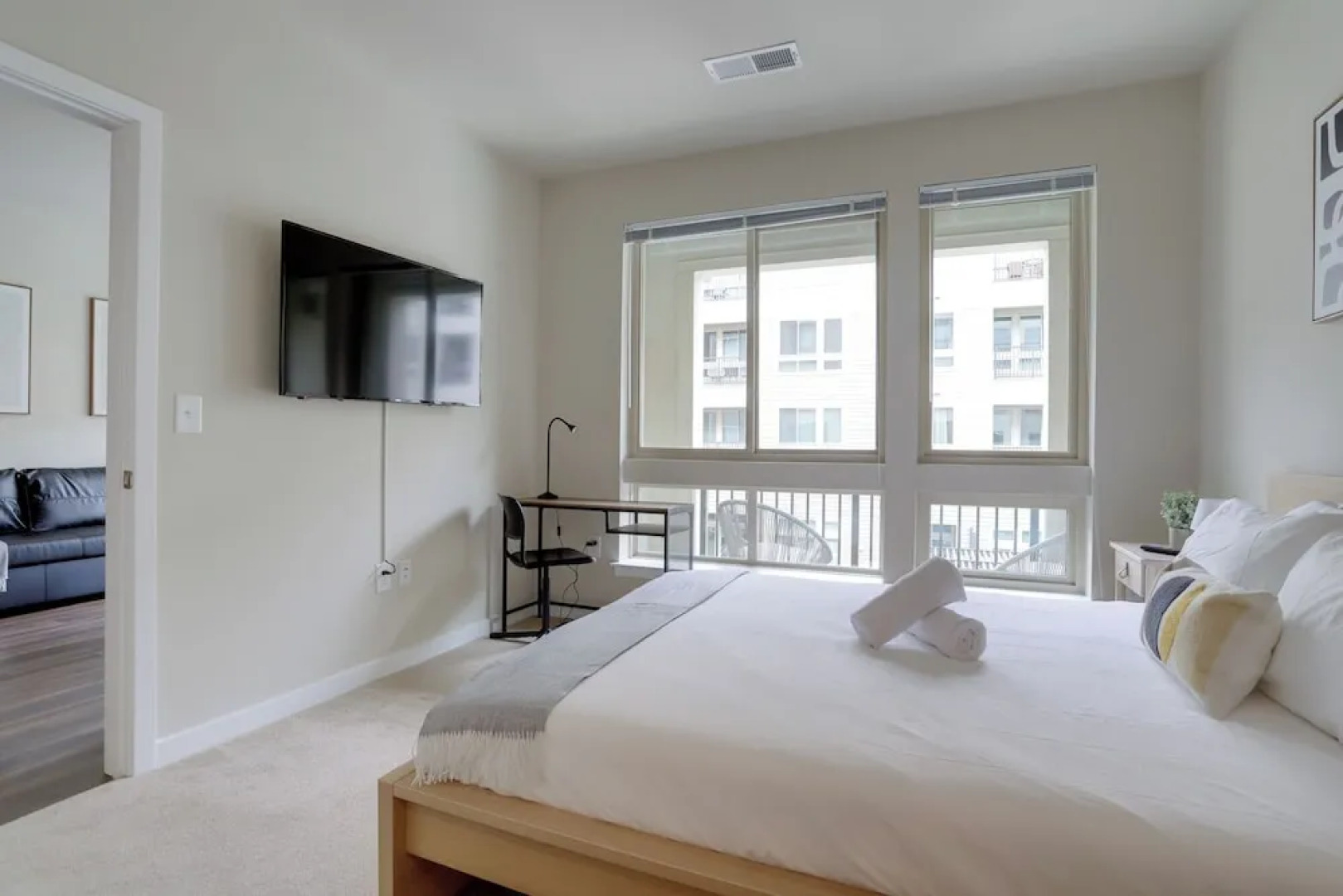 Incredible Apartment Near The Metro