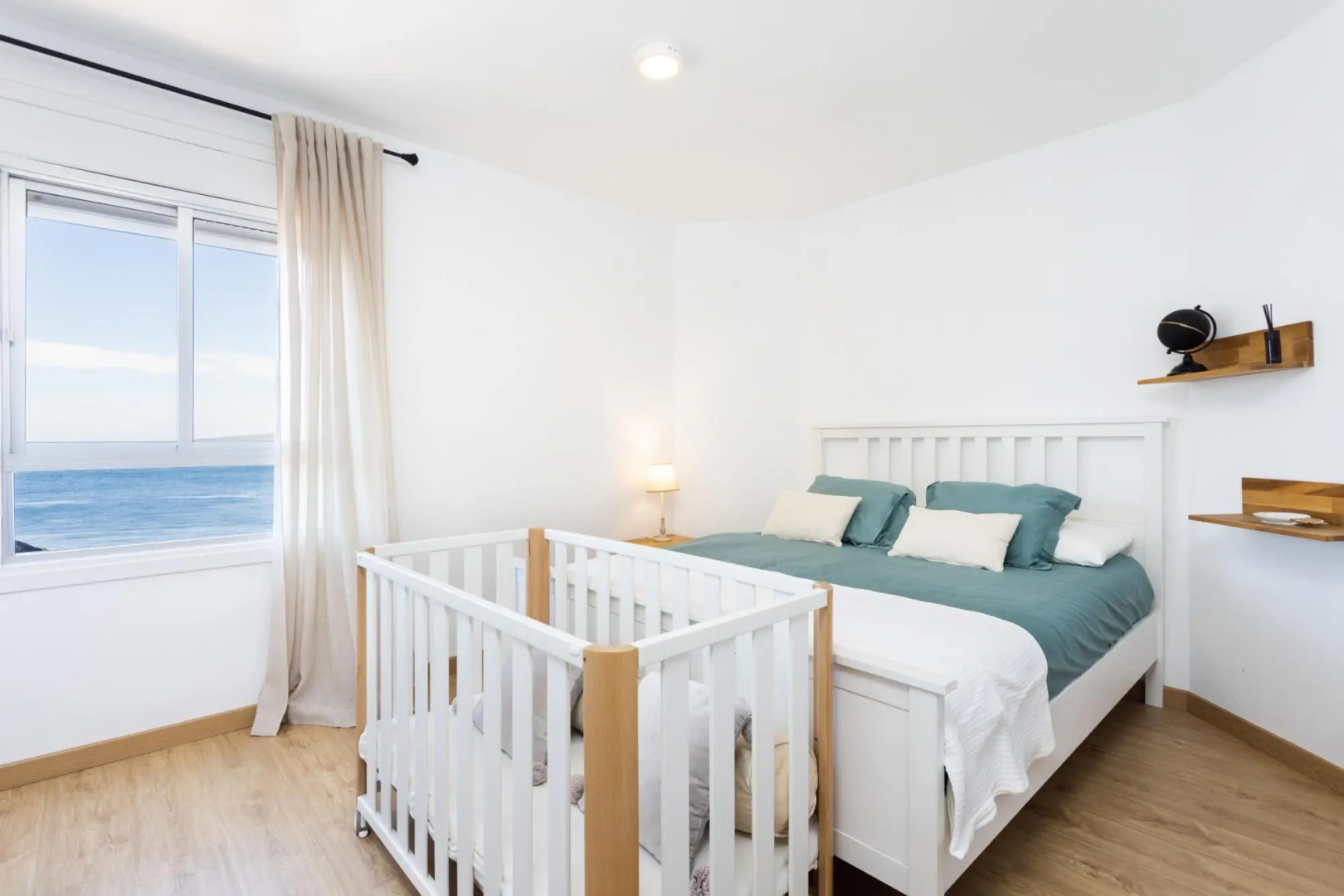 Home2Book Comfy Beachfront Radazul