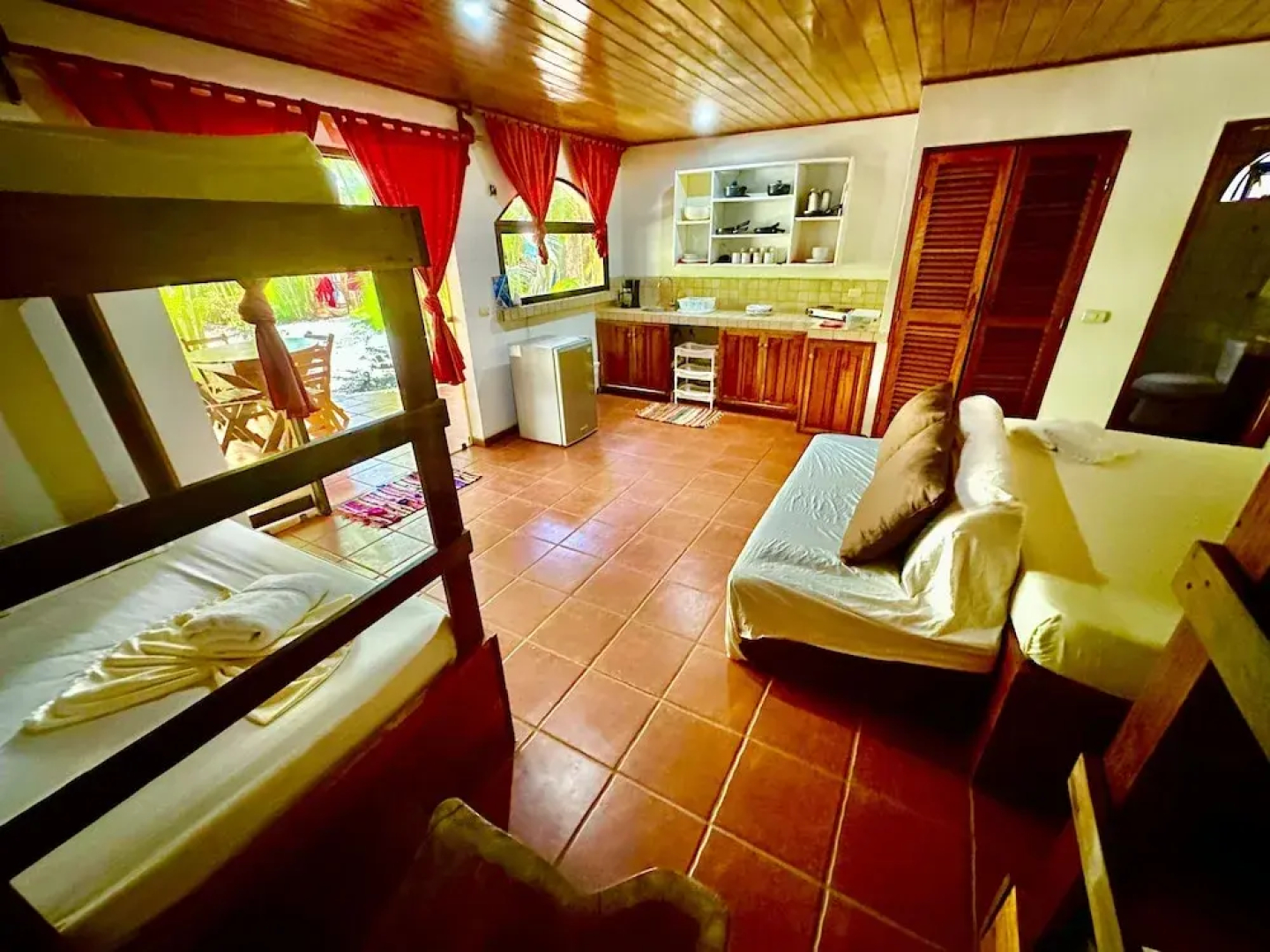 Pacífica Surf Studios