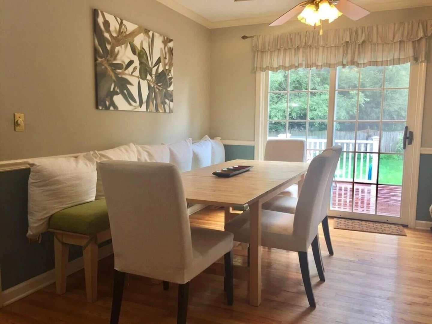 Suburban Getaway. Fire pit & Fireplace. Steam Shower