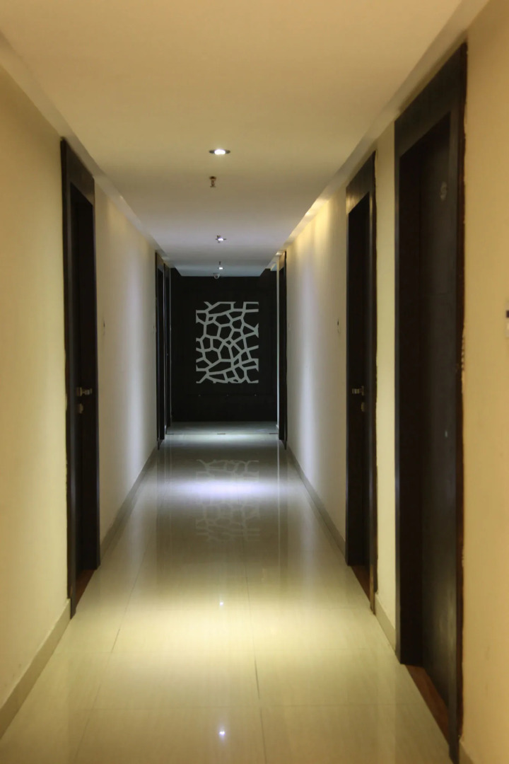 OYO Premium Allahabad Civil Lines