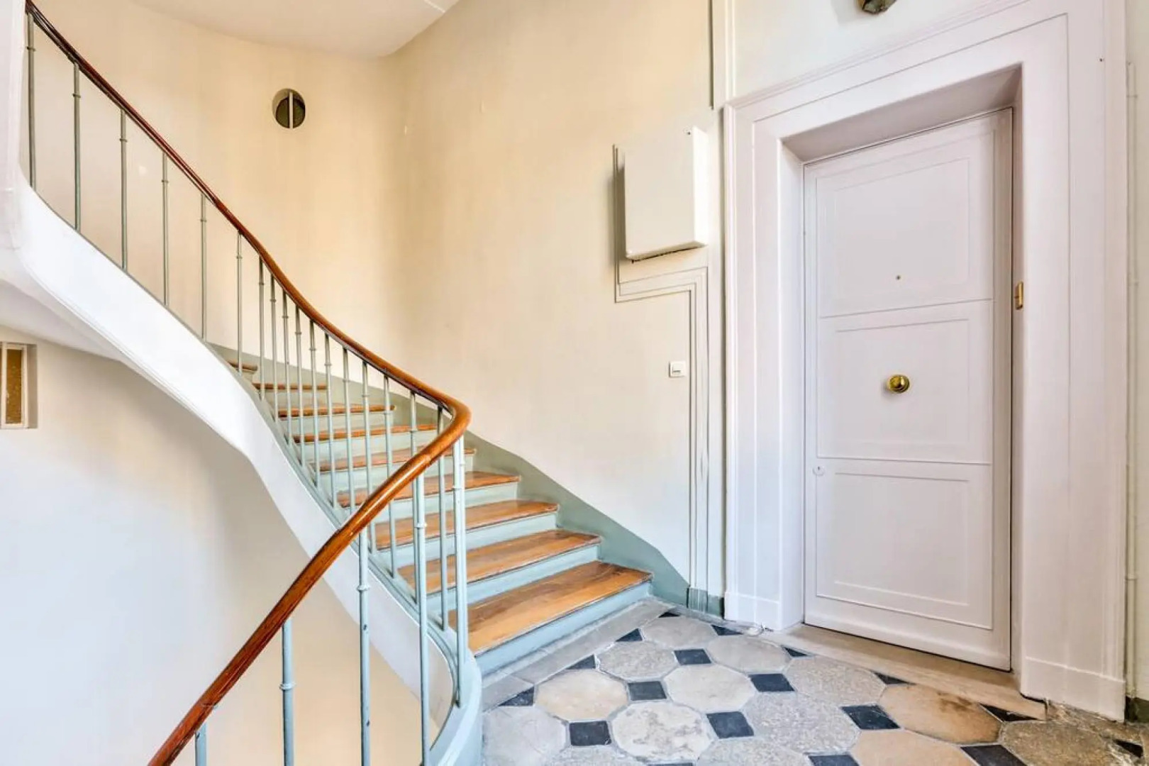 B 357  - VUE IMPRENABLE - Palais Royal