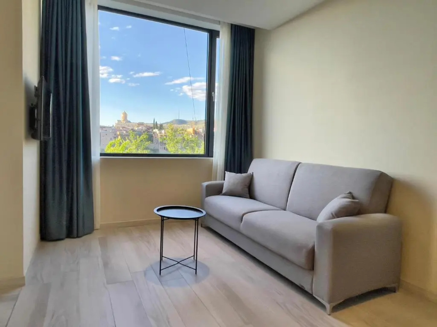 Отель Eleven Inn Tbilisi
