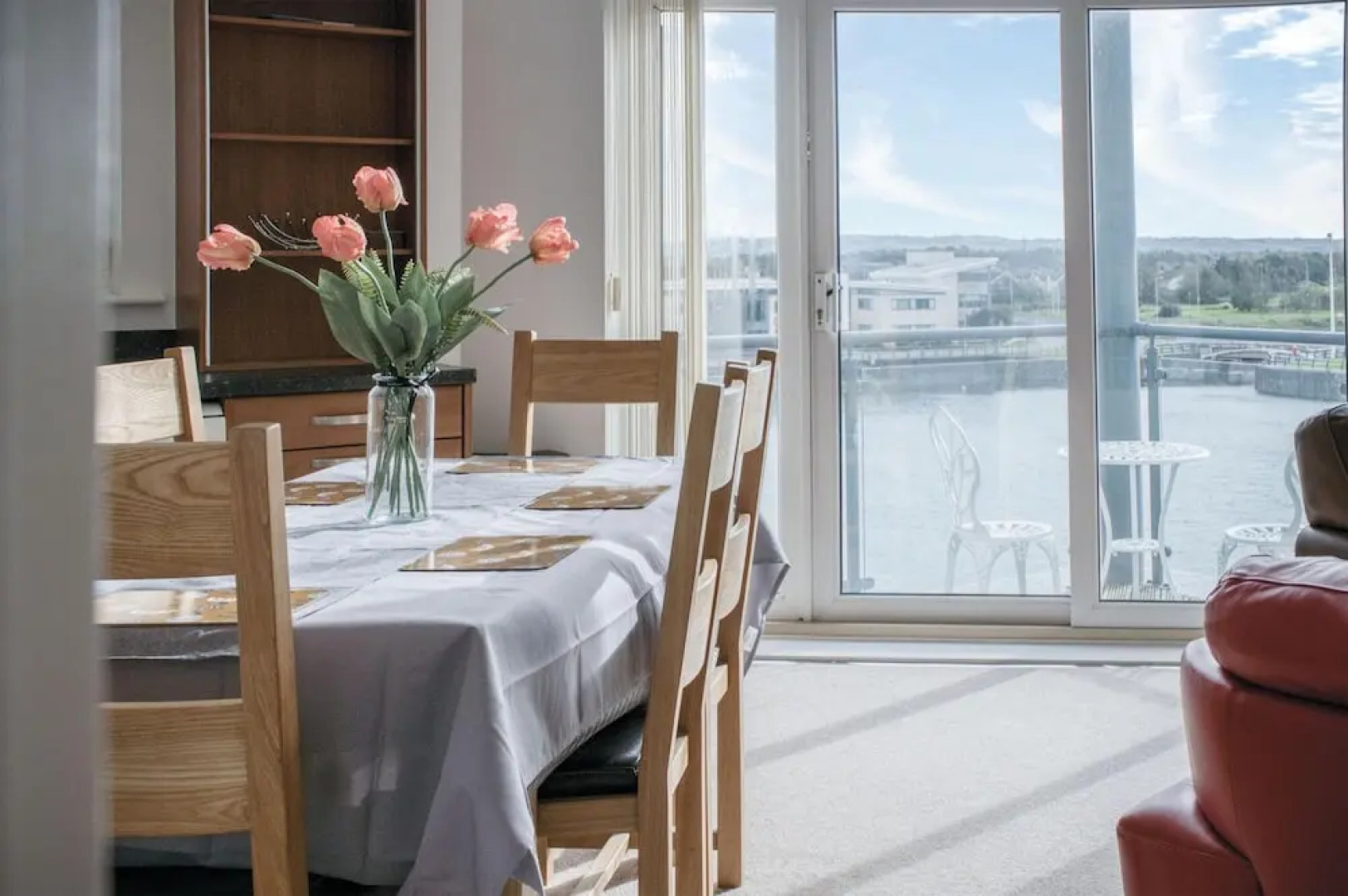 The Penthouse - 3 Bedroom Apartment - Llanelli