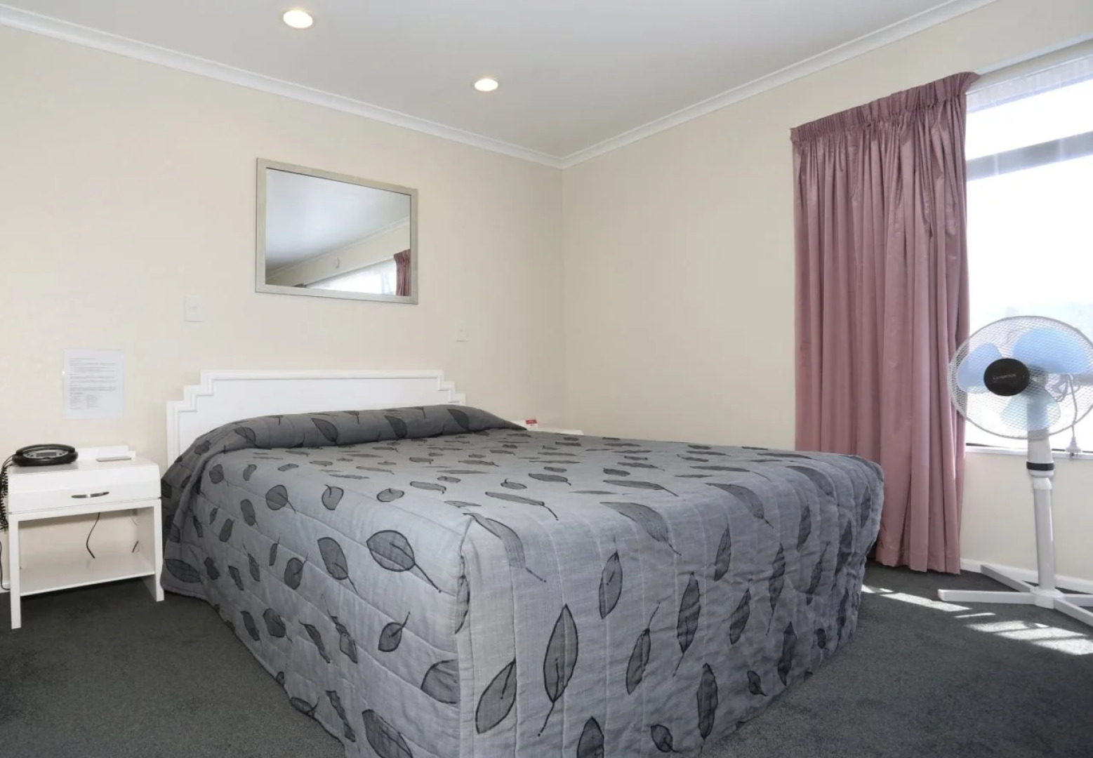 Shadzz Motel & Conference Centre