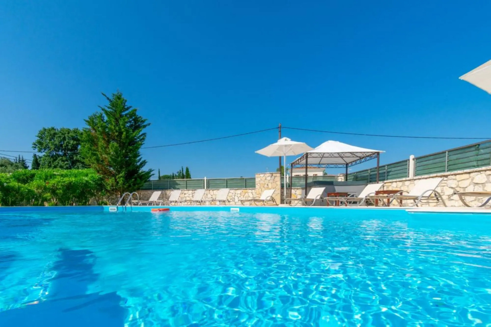 Captain Alex Villa Ena