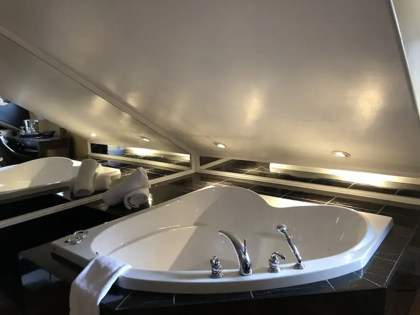 Leaside Manor by The Leaside Group