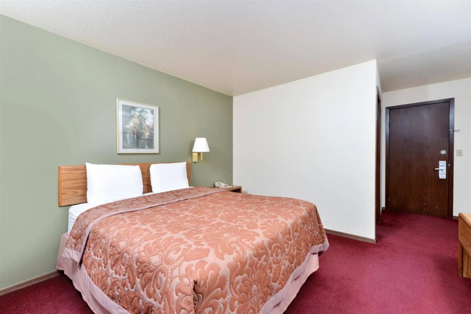 Love Hotels Staples by OYO at HWY 10 MN