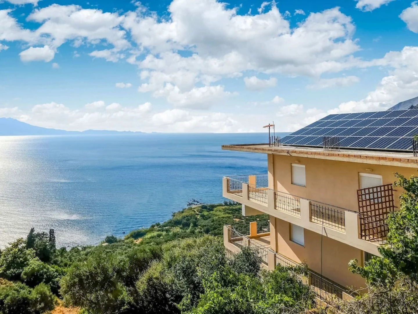Seaview Studio, 3 Pers Panoramic Seaview in Beautiful Setting, West From Chania