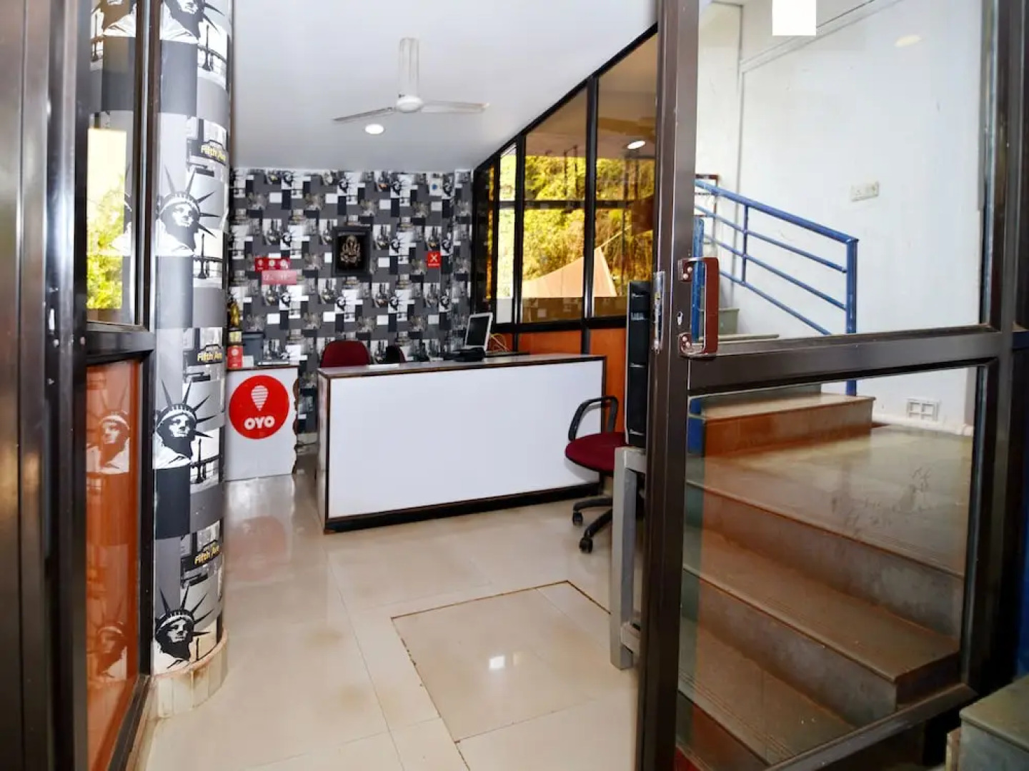 OYO 833 Hotel Prince Santosh Holiday Homes