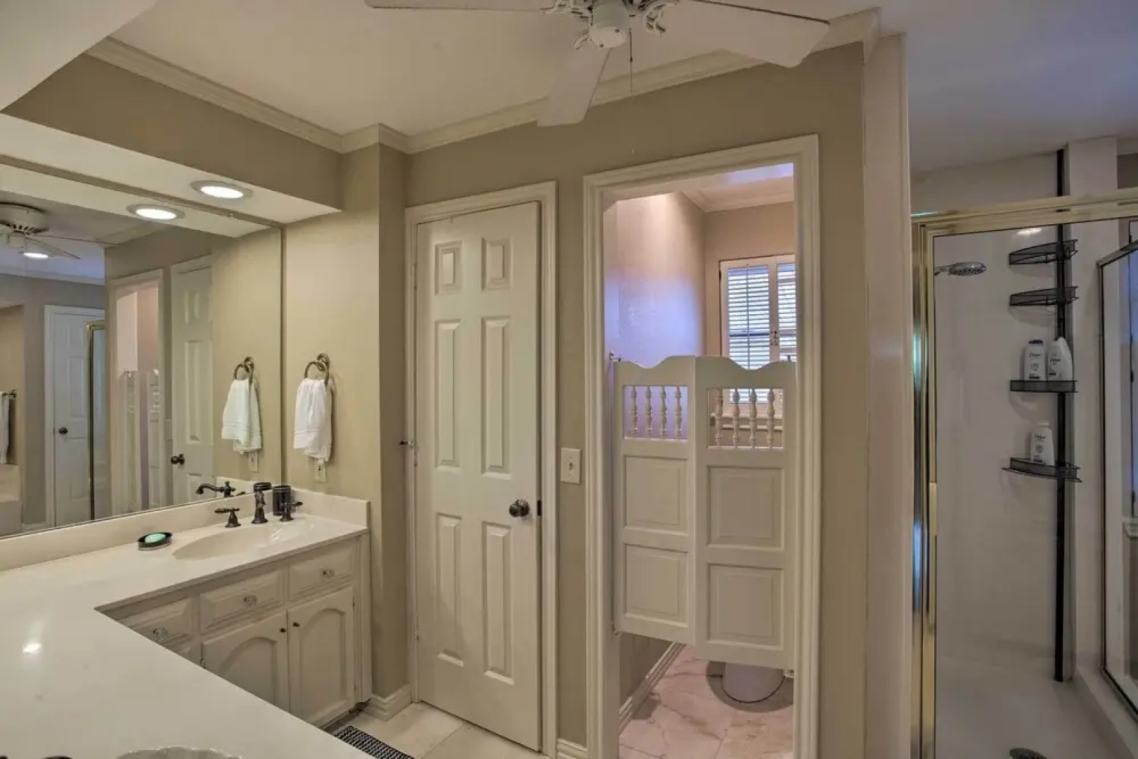 Pool Table, Patio & Grill: Idyllic Mckinney Home