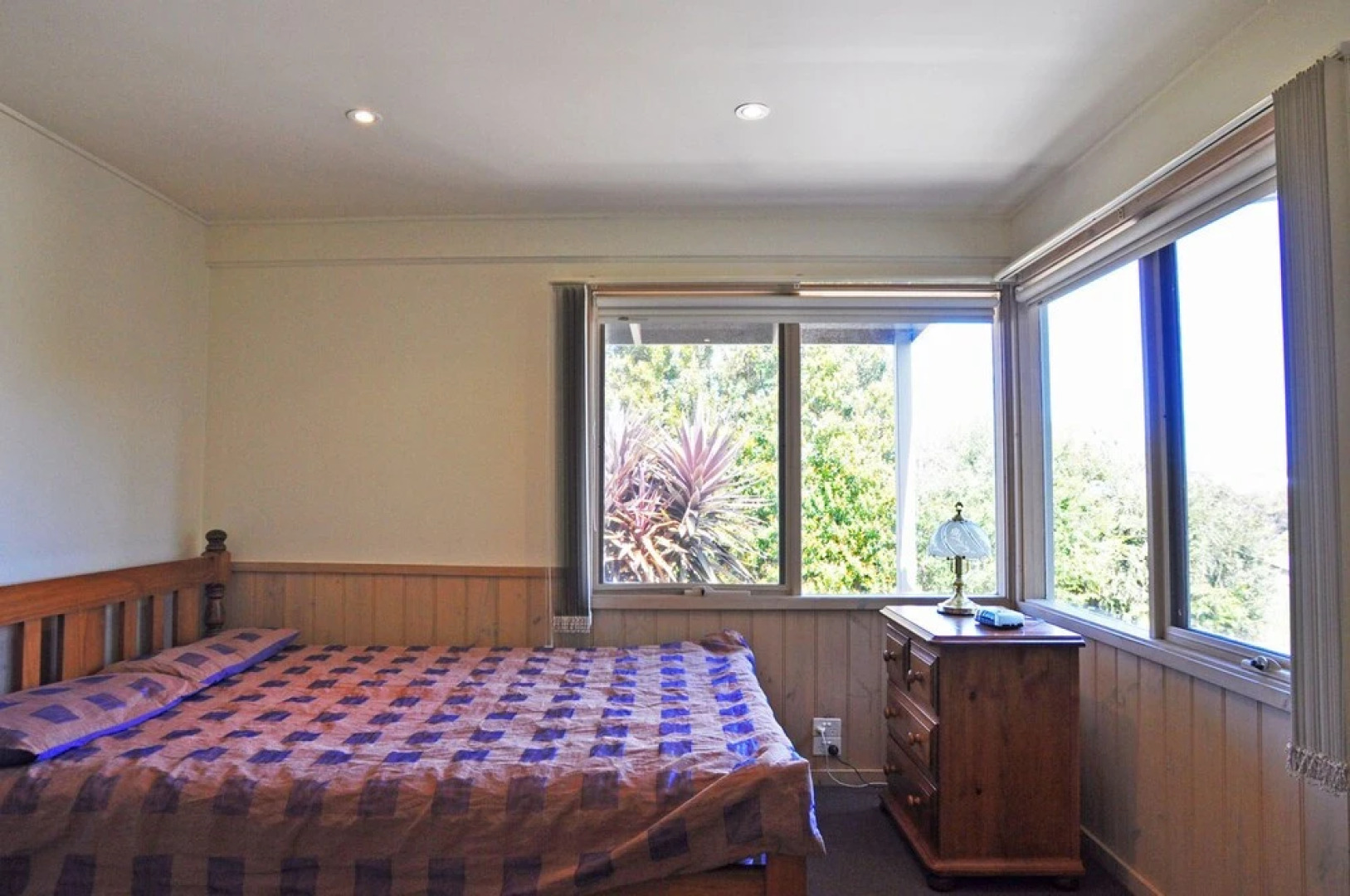 Archies Beachside Abode - Pet Friendly (Outside Only)