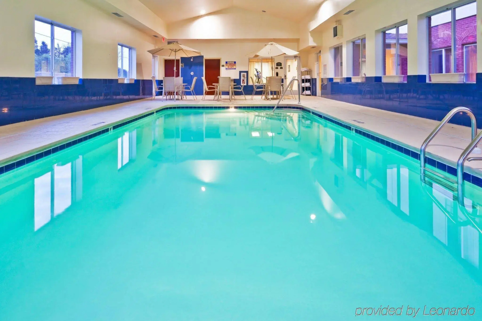 Holiday Inn Express Hotel & Suites Dickson