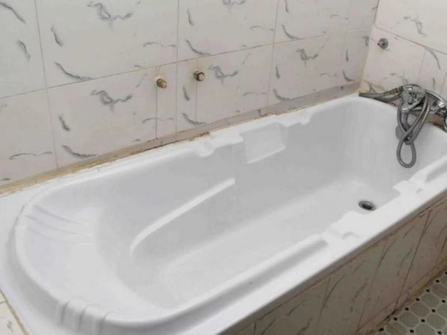 Vic James Apartments