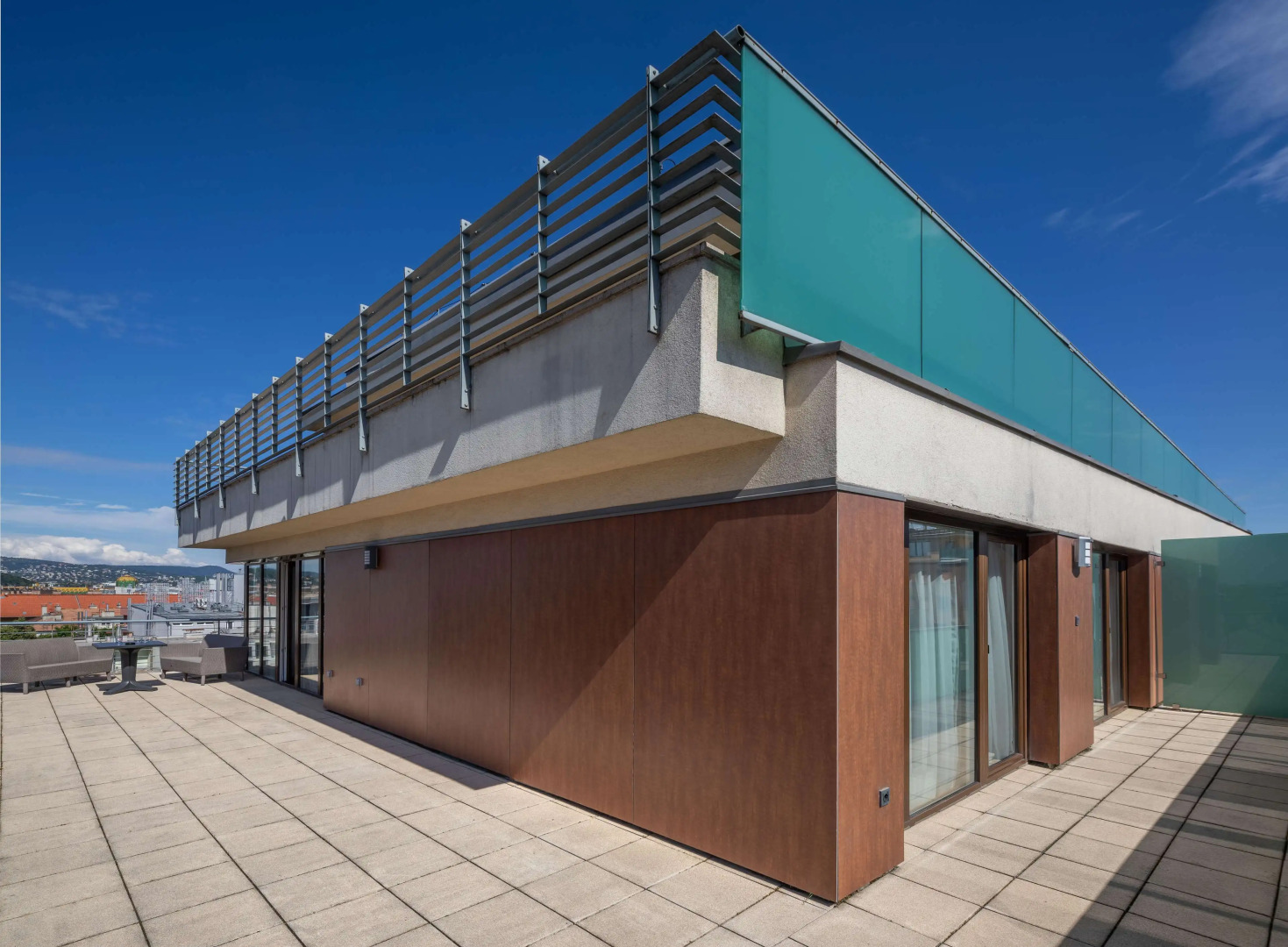 Escala Hotel & Suites