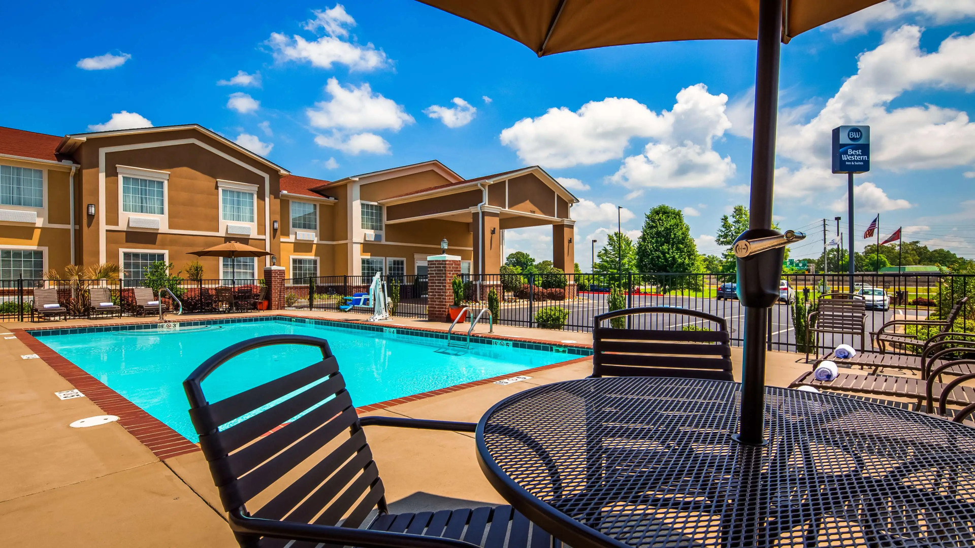 Best Western Sherwood Inn & Suites