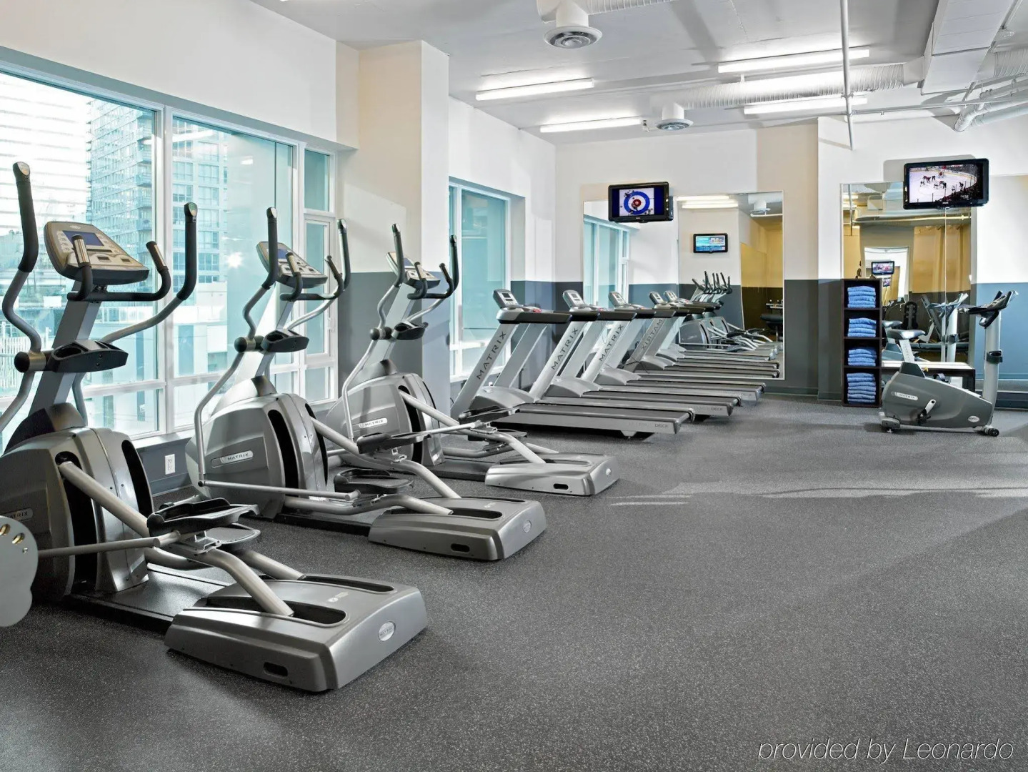 Coast Coal Harbour Vancouver Hotel by APA