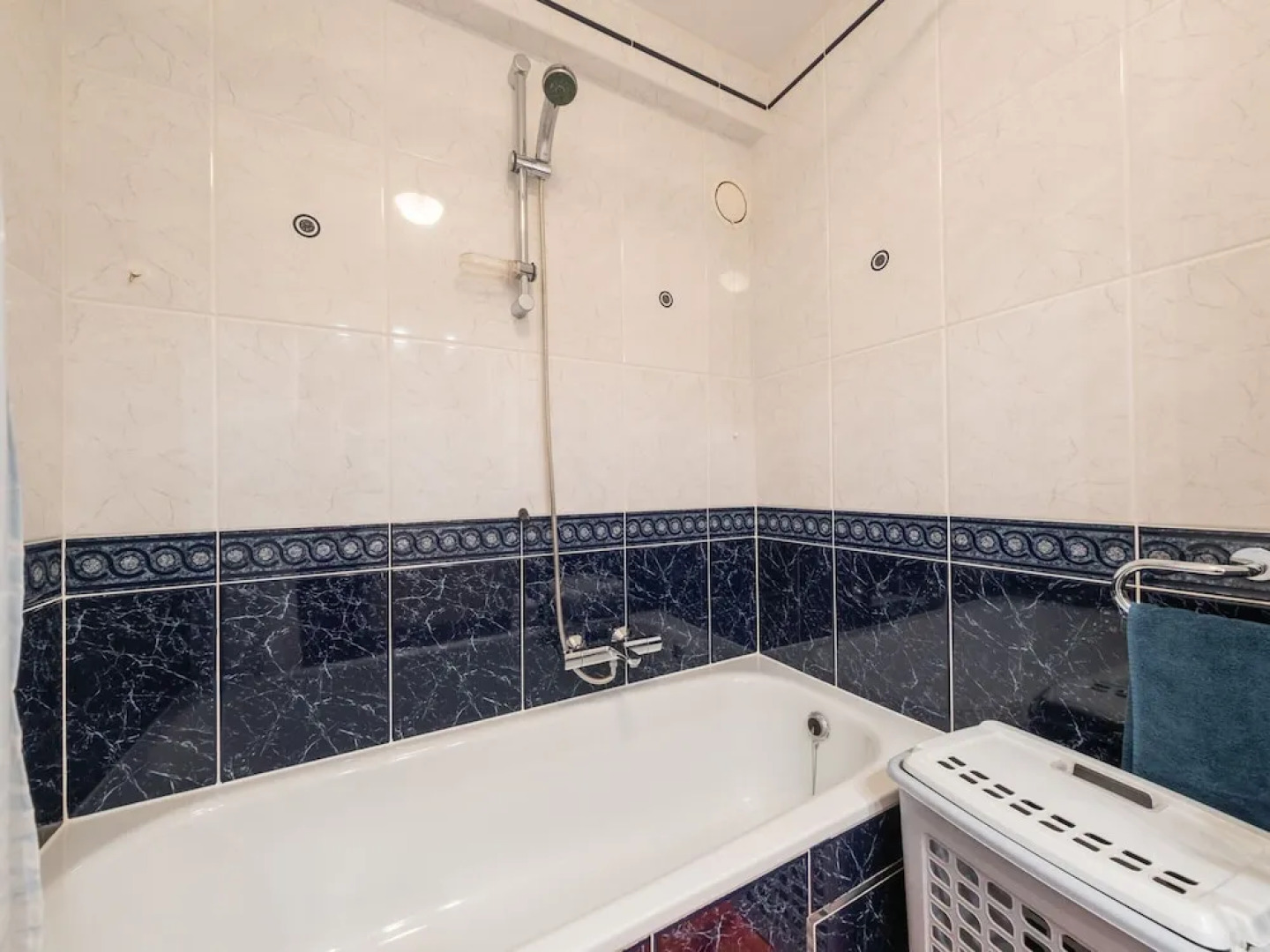 Bright Apartment With sea View