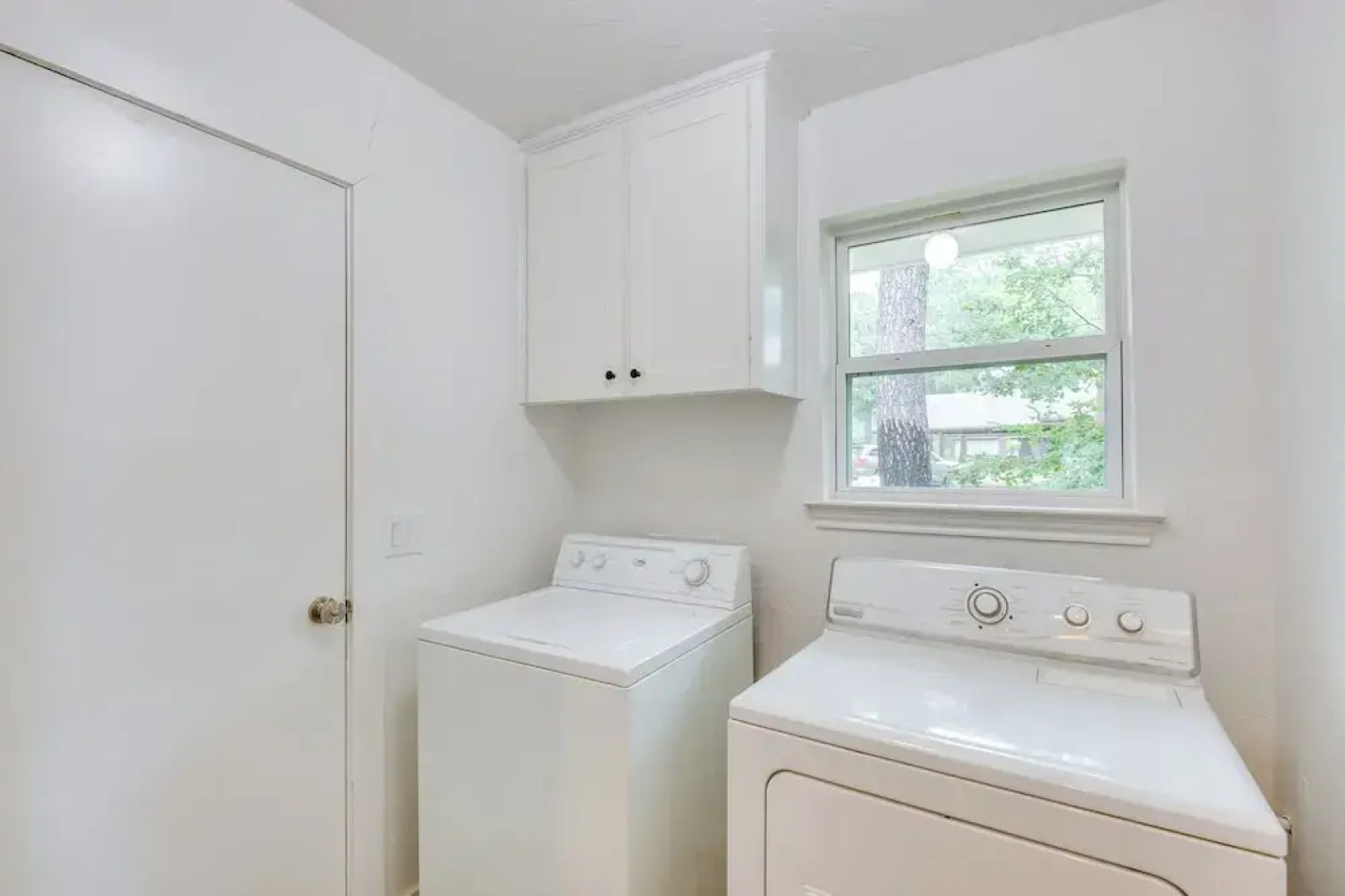 Private Dock: Lakefront Enchanted Oaks Retreat