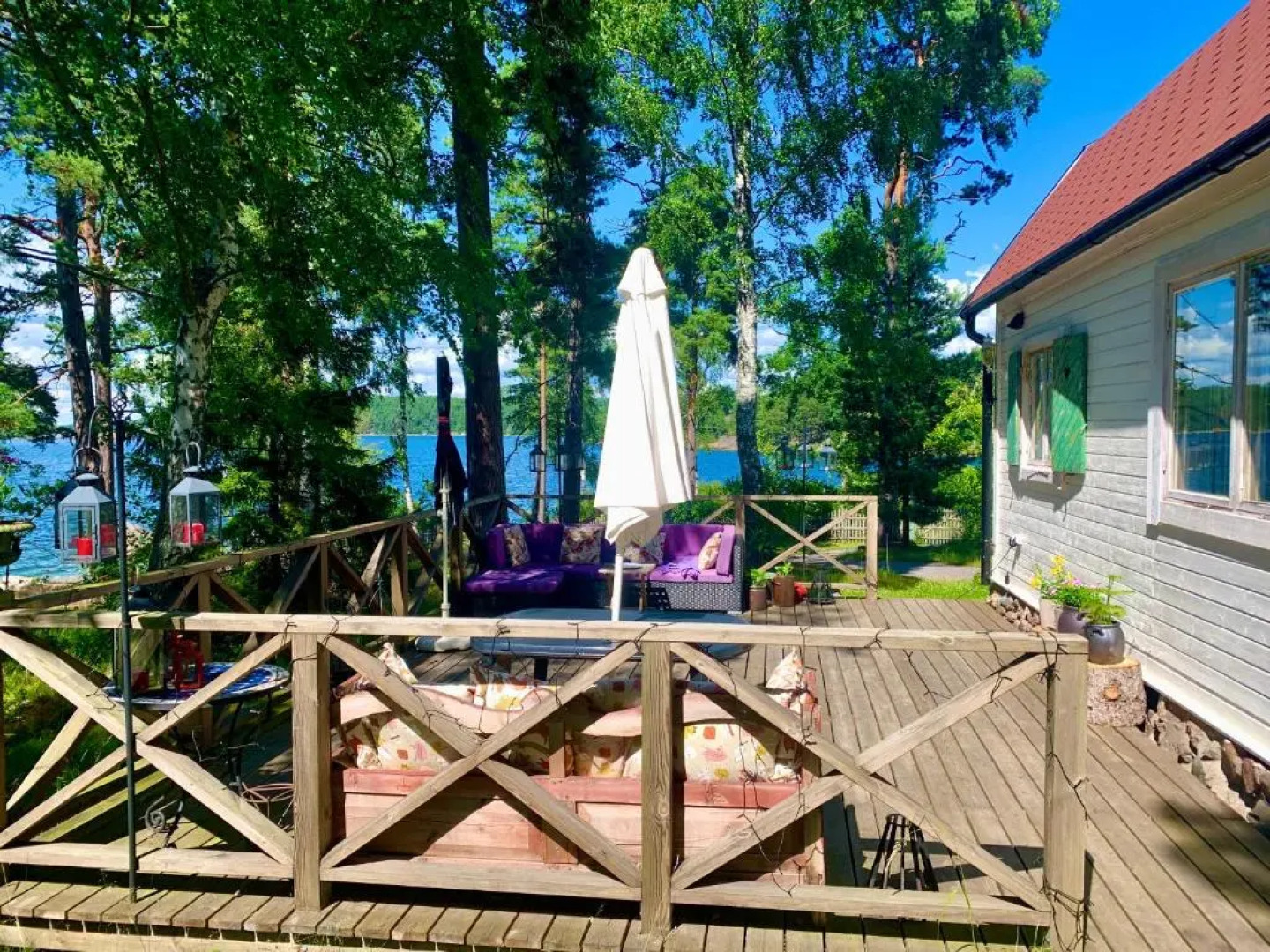 Charmig stuga av rustik stil i Stockholms område