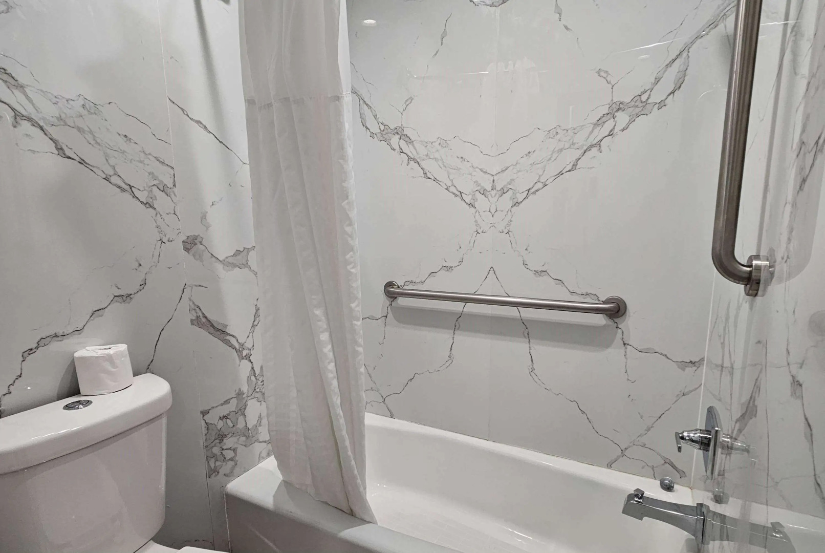 Travelodge by Wyndham Fullerton Near Anaheim