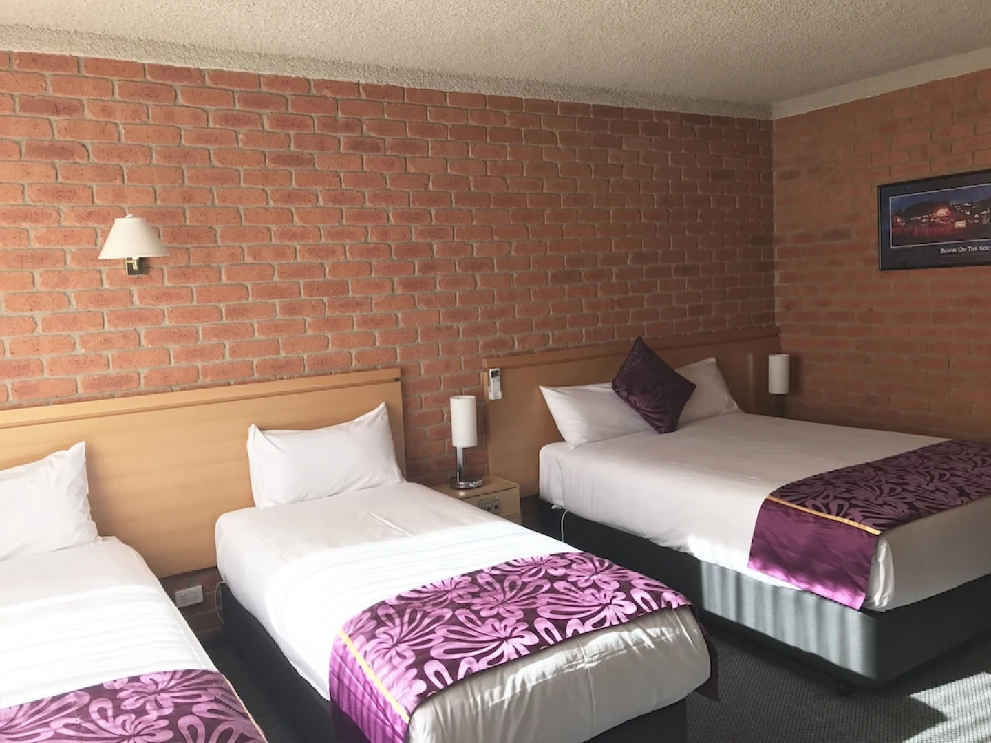 Comfort Inn Main Lead