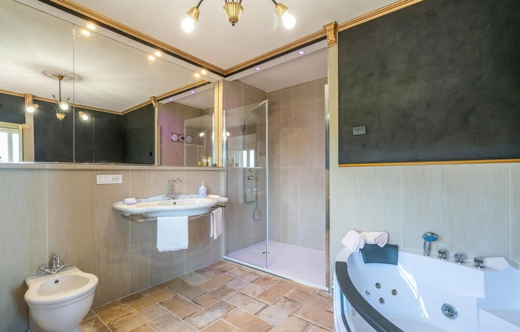 Amazing Home in Pescia With 3 Bedrooms, Jacuzzi and Wifi