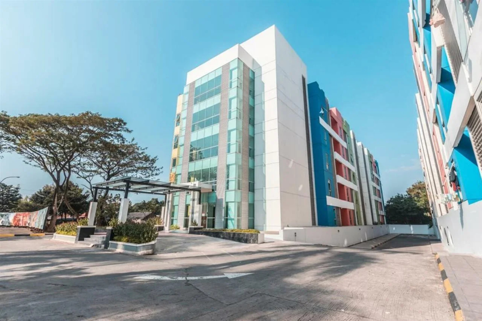 OYO Flagship 1170 The Habitat Karawaci