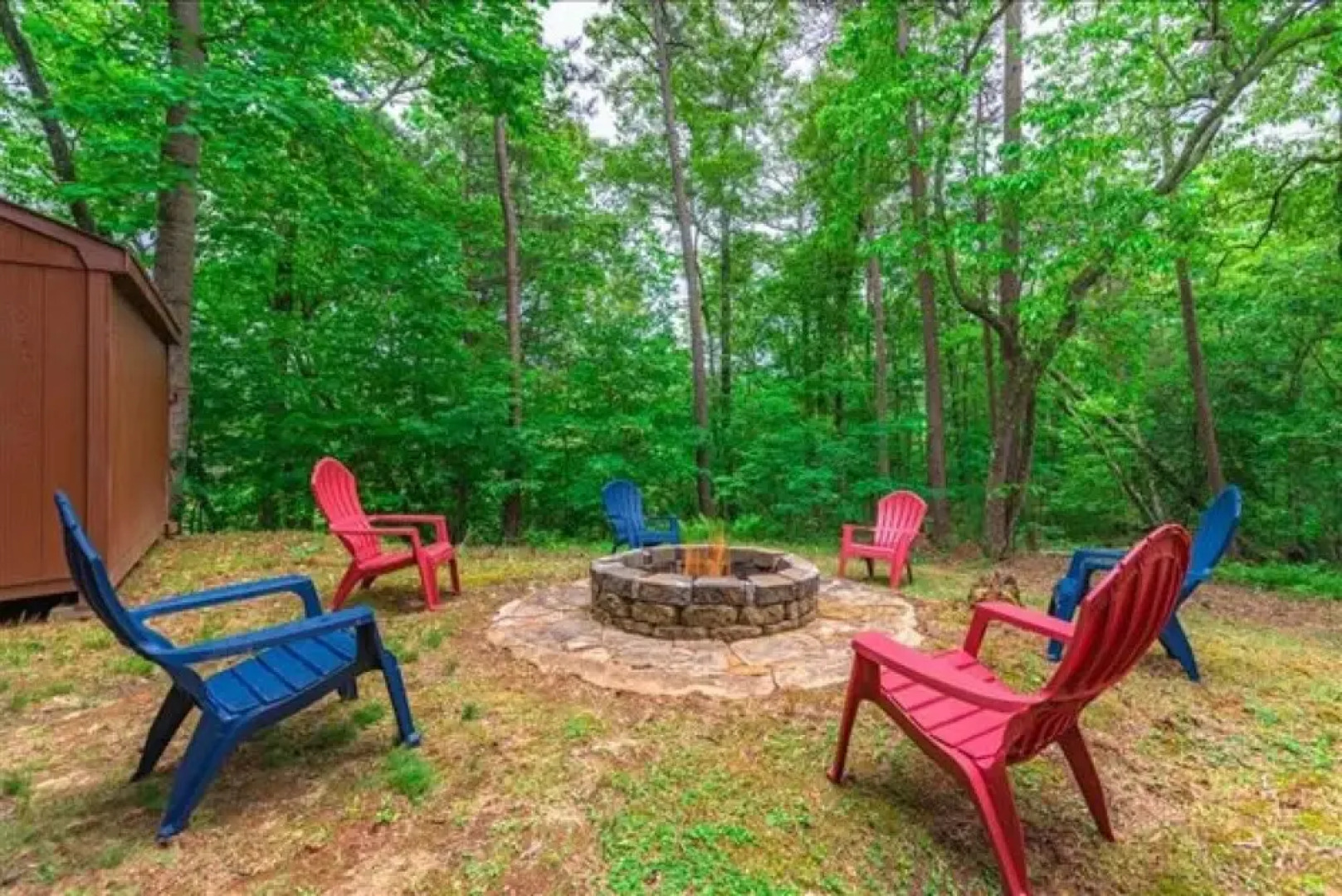 Ricks Retreat Charming Log Cabin Firepit Ping Pong hot tub Close to Blue Ridge