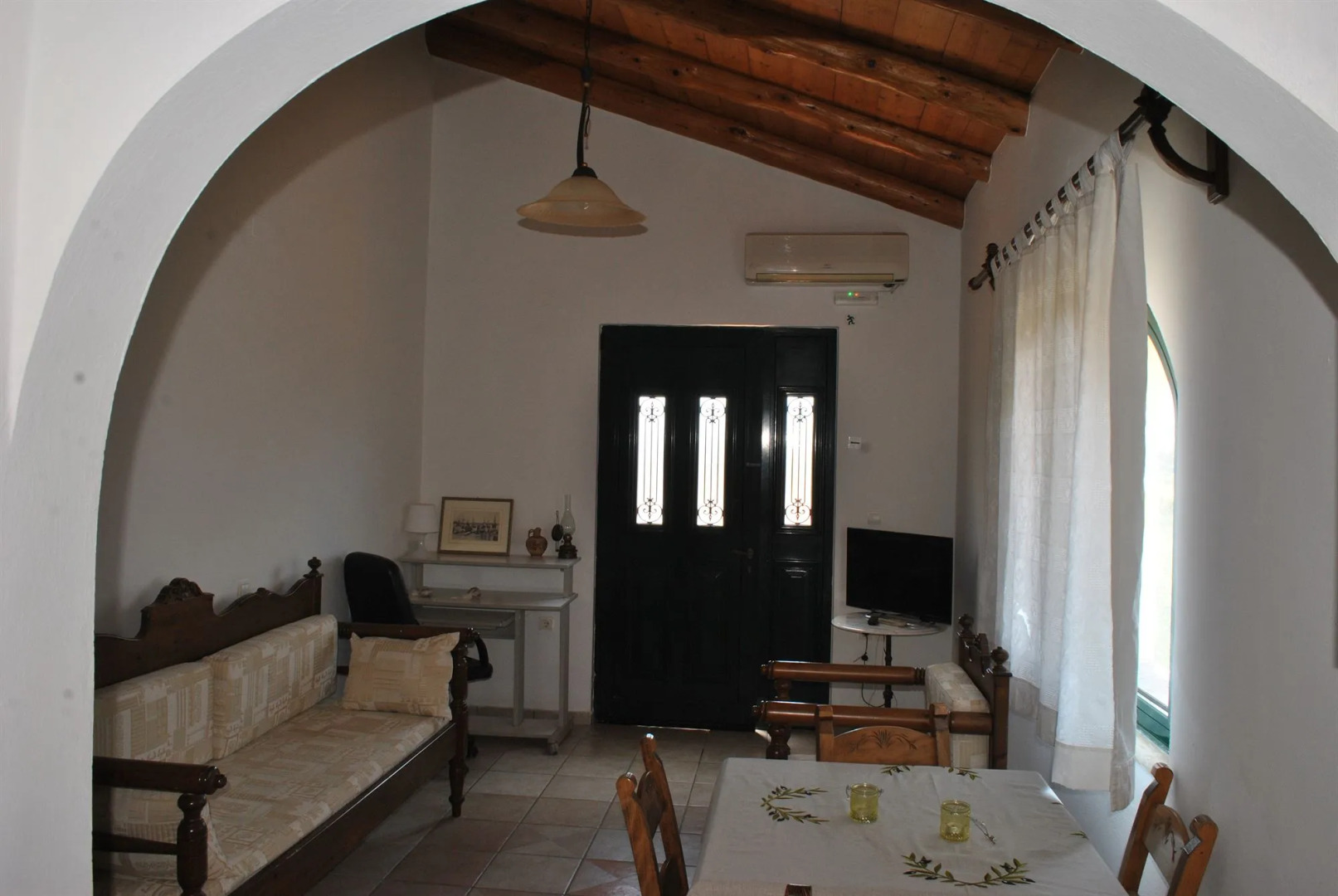 Skandalis Traditional Suites